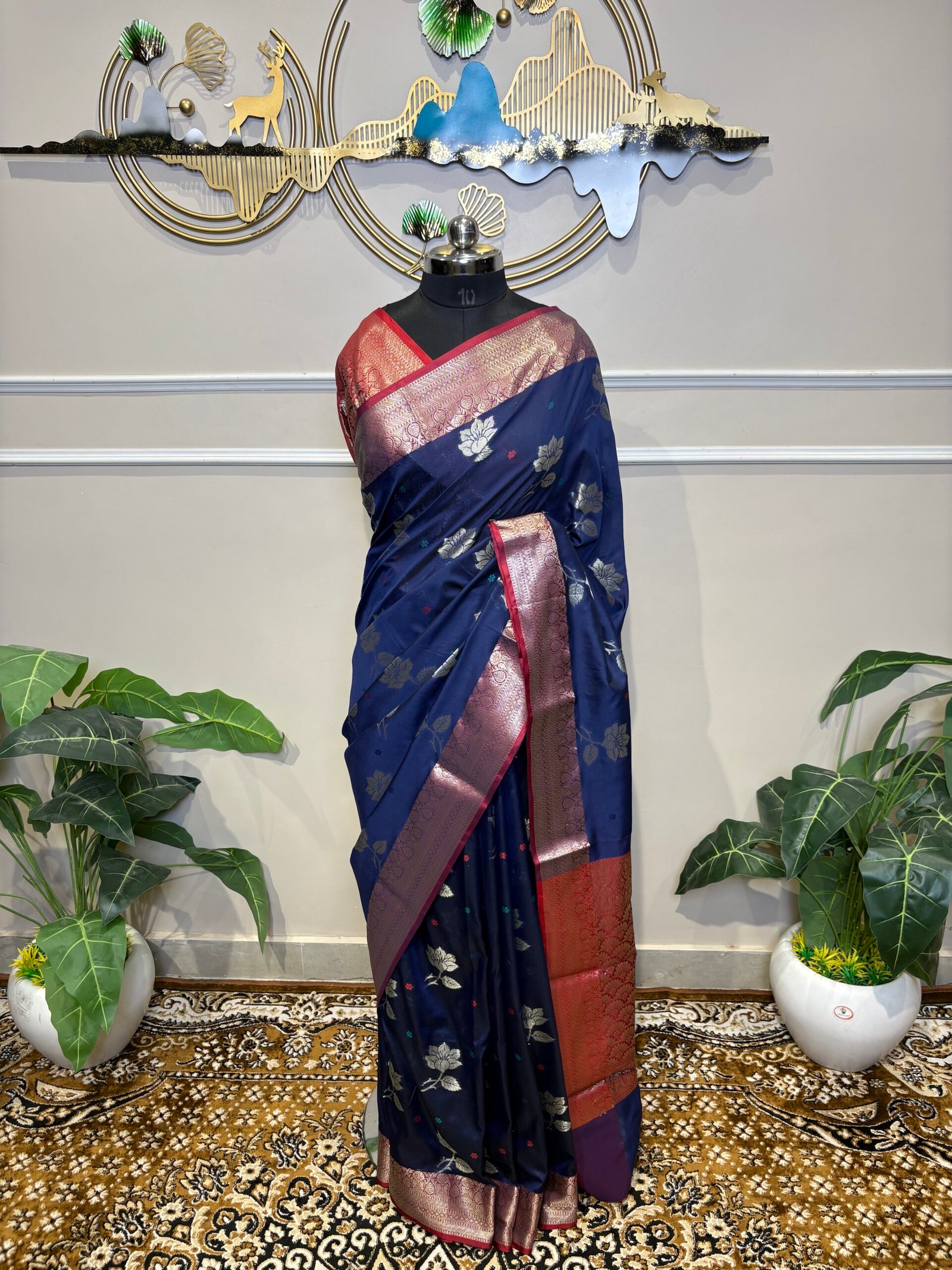 Royal Navy Blue Banarasi Silk Saree - Image 3