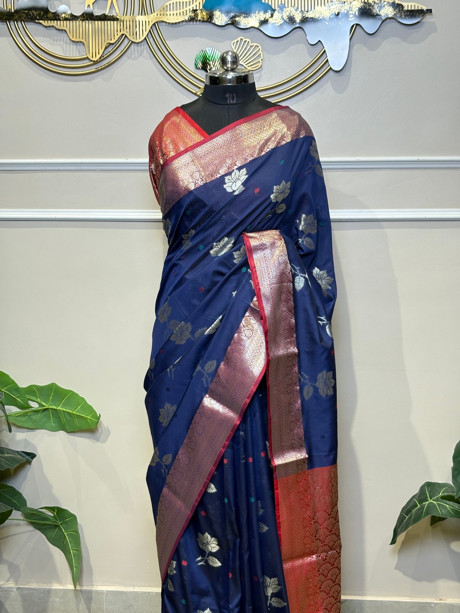 Royal Navy Blue Banarasi Silk Saree - Image 4