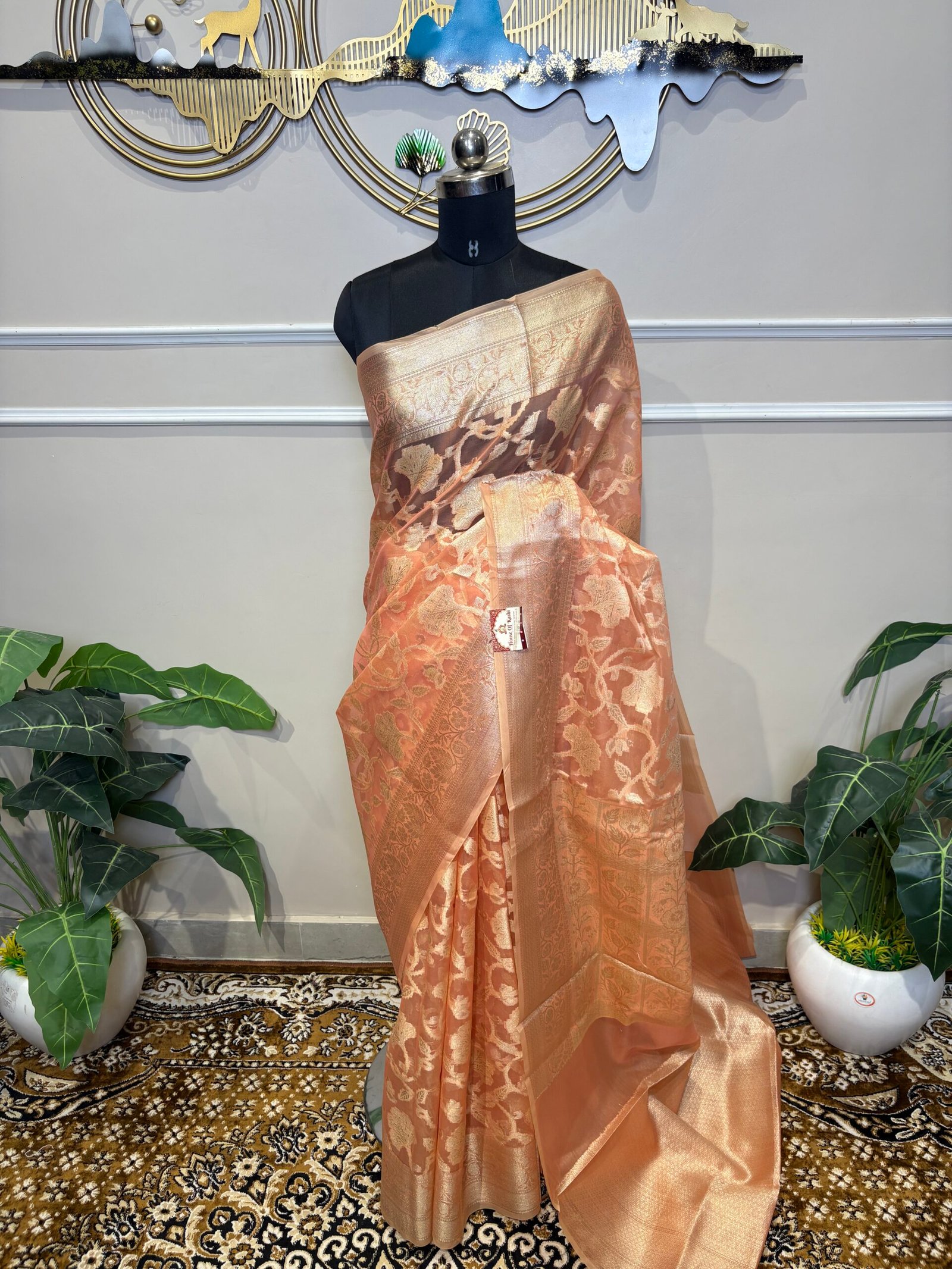 Peach Banarasi Silk Saree with Zari Floral Weave - Image 2