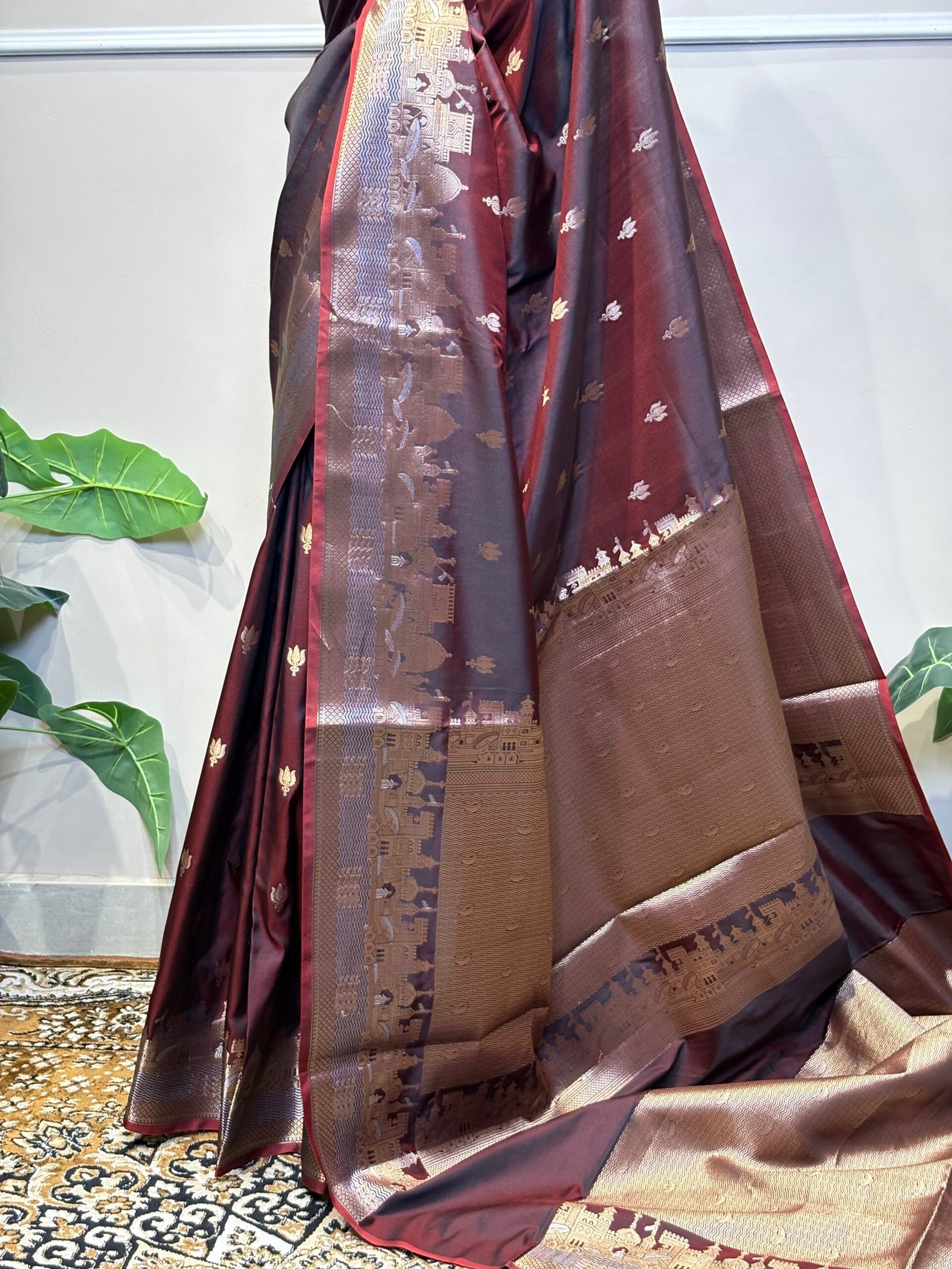 Varanasi Ghat Motif Banarasi Silk Saree in Regal Wine - Image 5