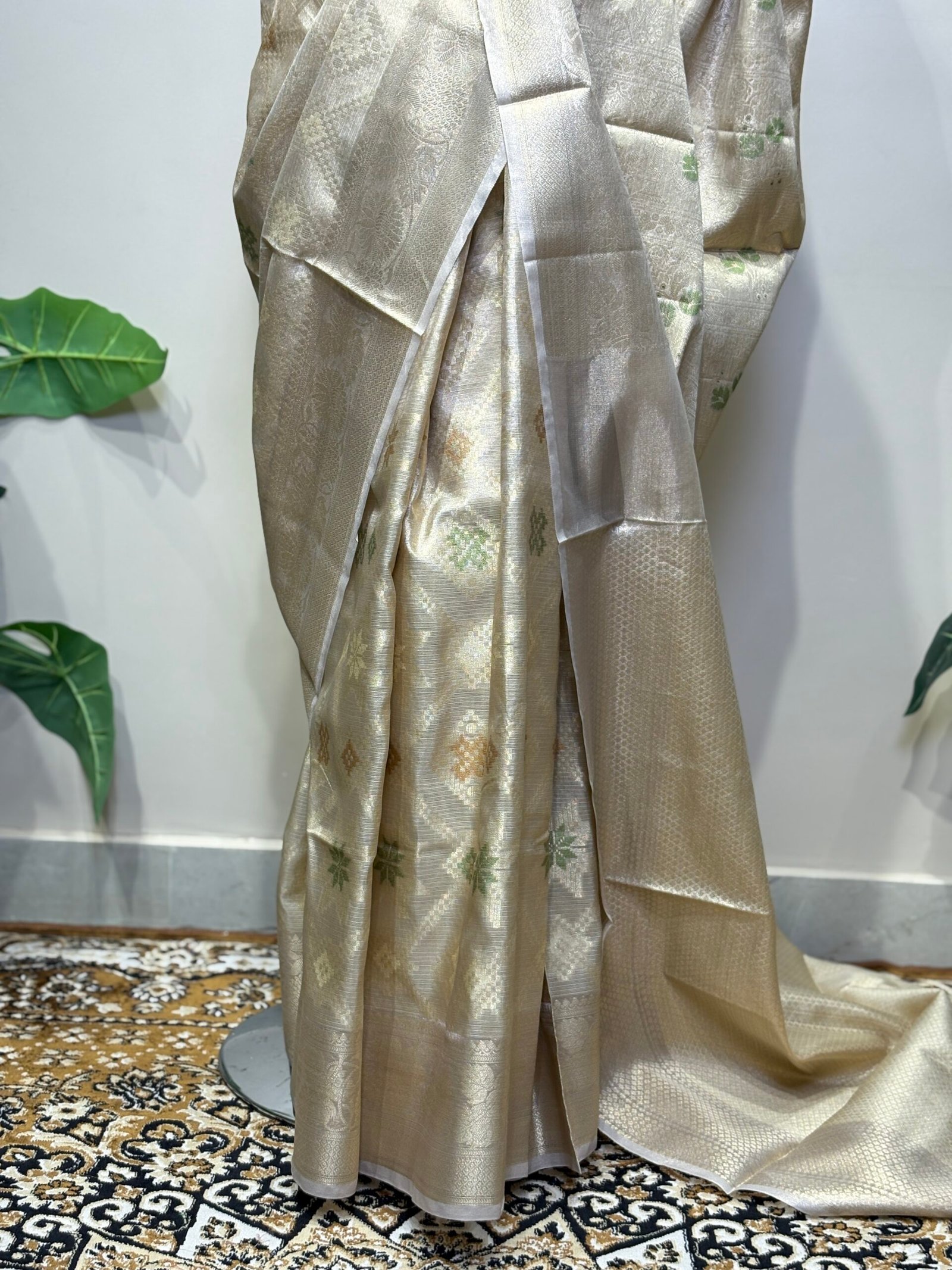 Ivory Gold Banarasi Saree - Image 6