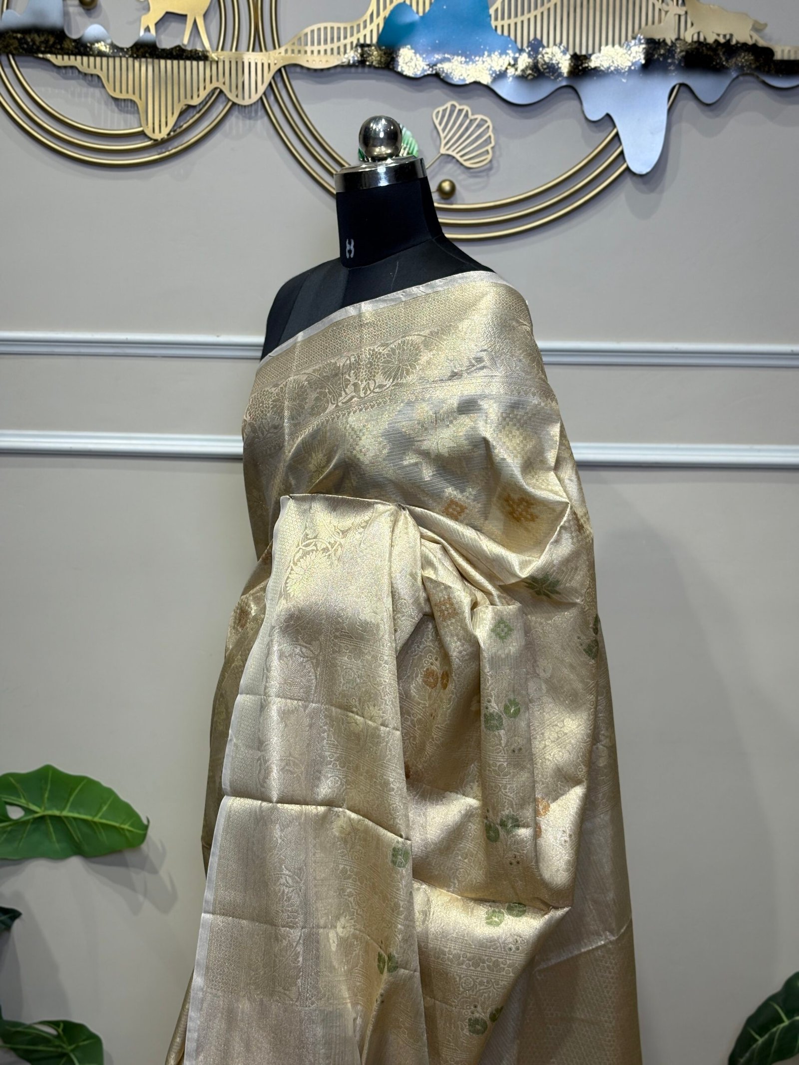 Ivory Gold Banarasi Saree - Image 3
