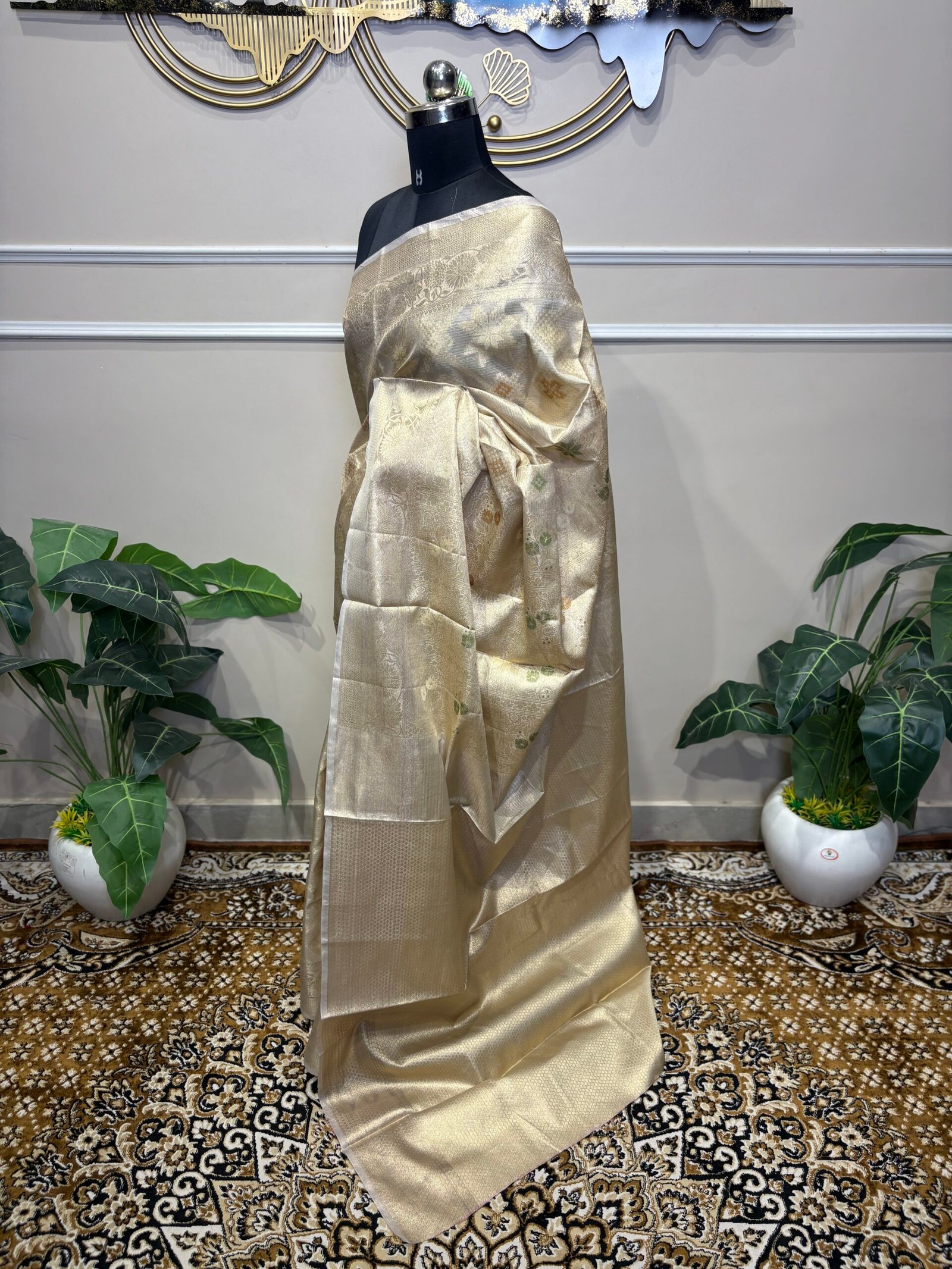Ivory Gold Banarasi Saree - Image 4