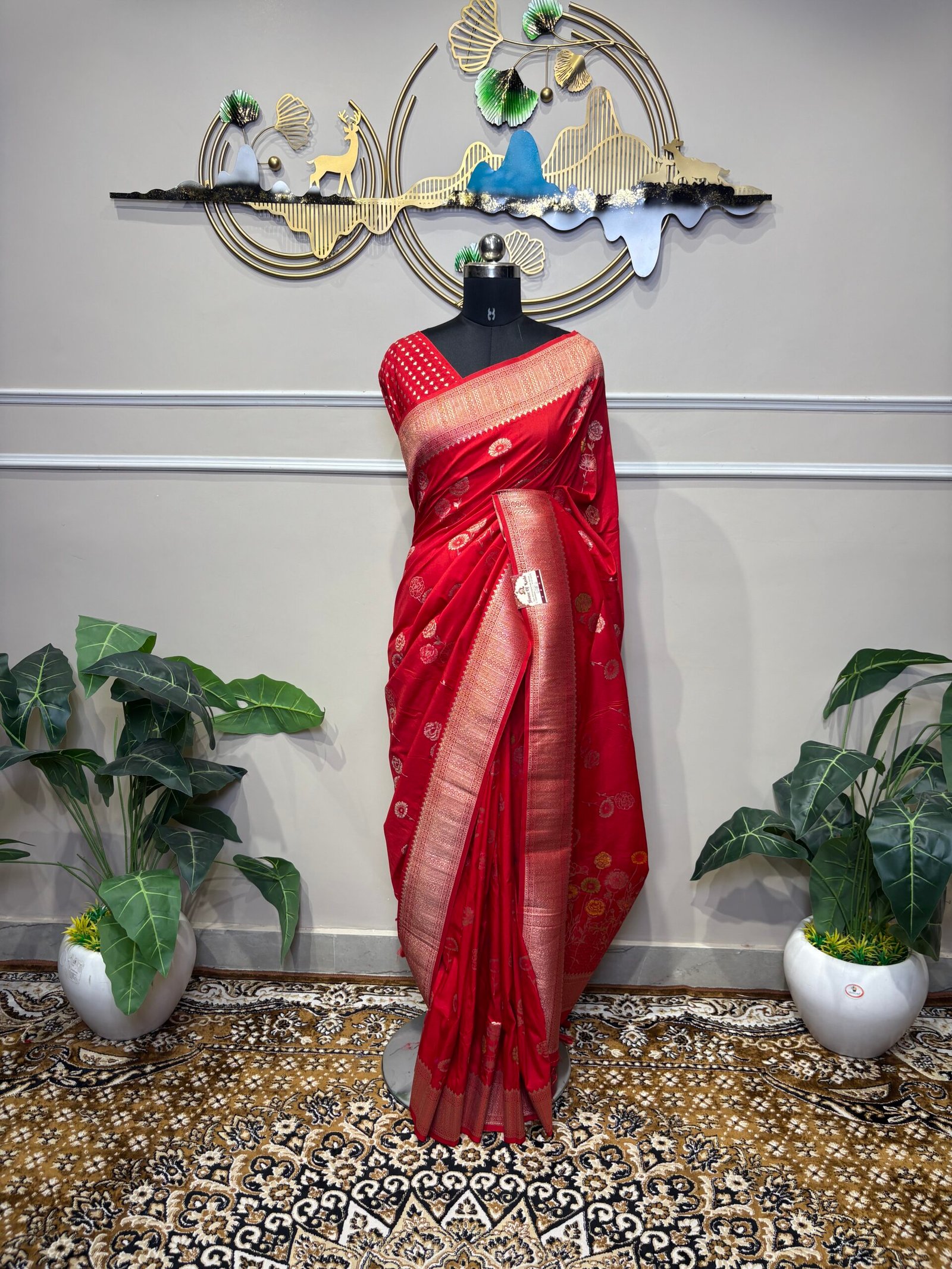 Red Banarasi Silk Saree with Traditional Zari Motifs - Image 2