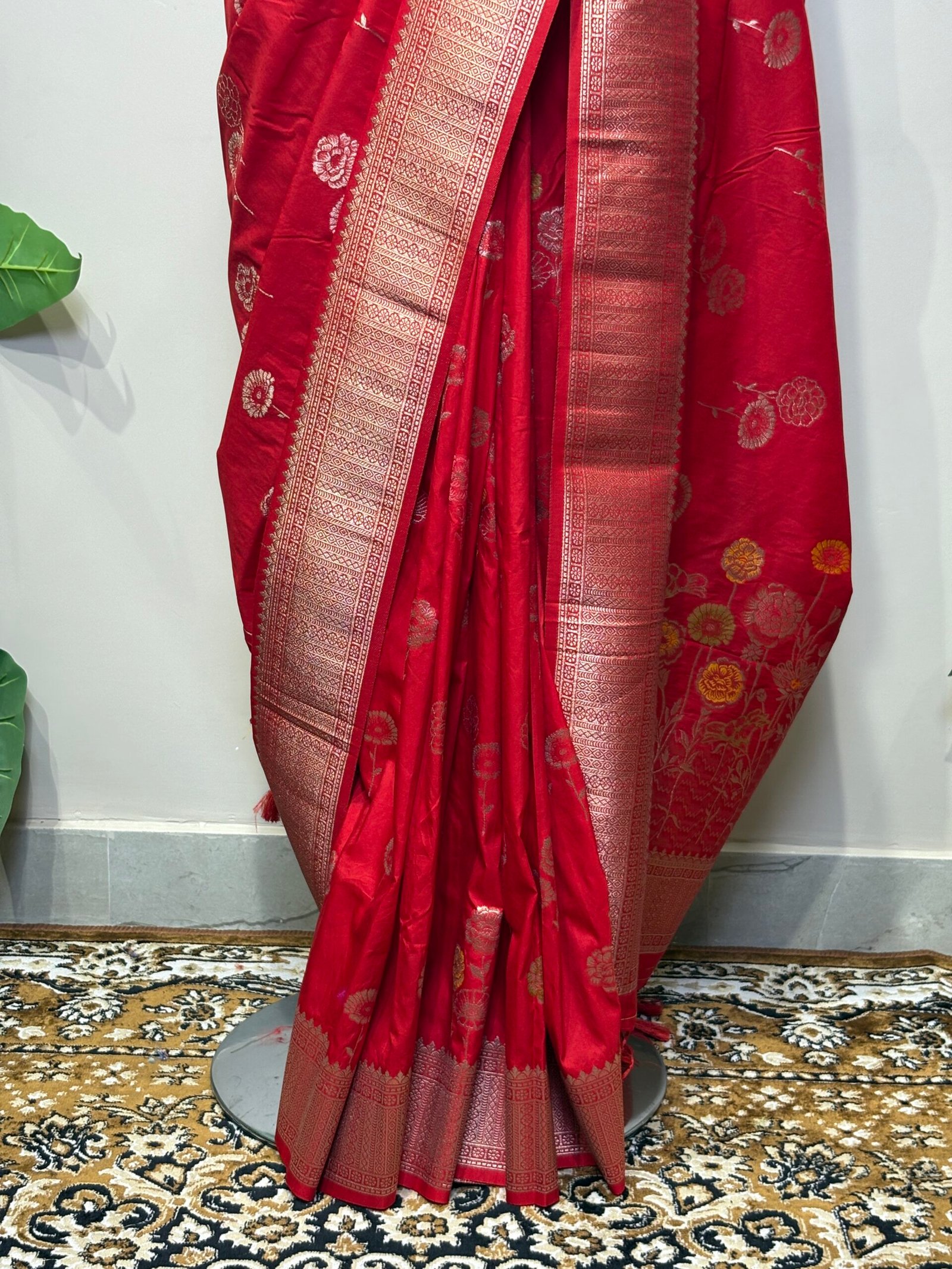 Red Banarasi Silk Saree with Traditional Zari Motifs - Image 6
