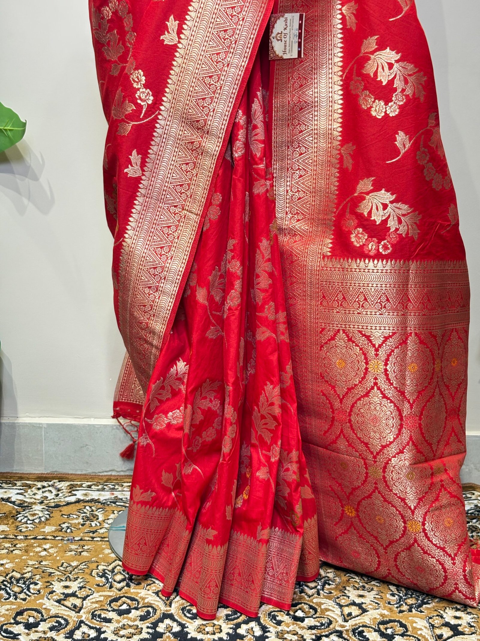 Red Banarasi Silk Saree with Floral Zari - Image 6