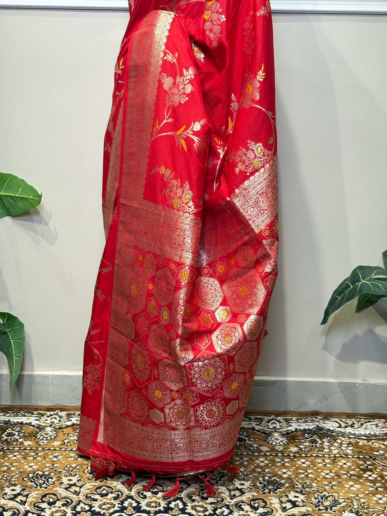 Red Banarasi Silk Saree with Floral Zari Motifs - Image 7