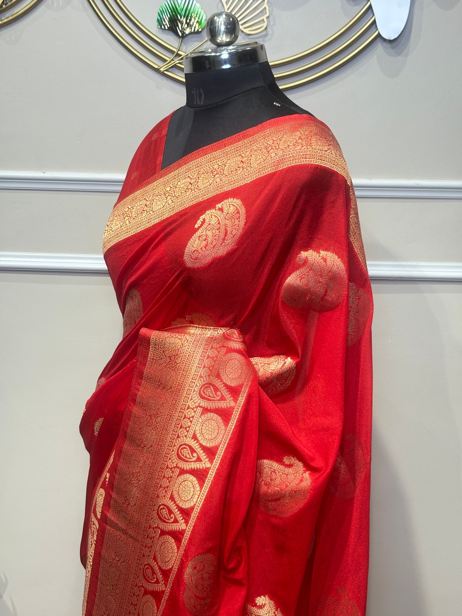 Red Banarasi Silk Saree with Paisley Zari Motifs - Image 3