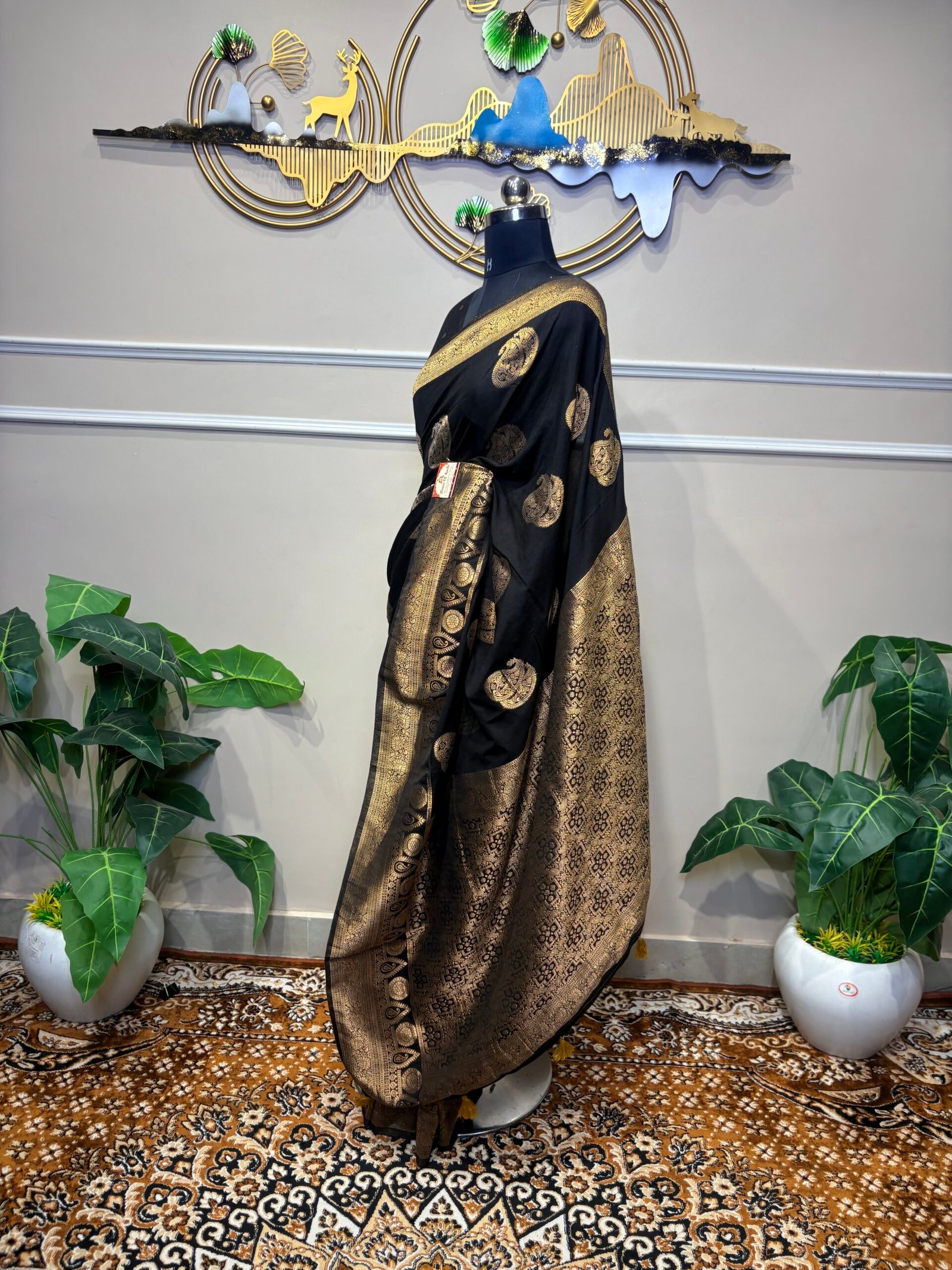 Black & Antique Gold Banarasi Saree - Image 4