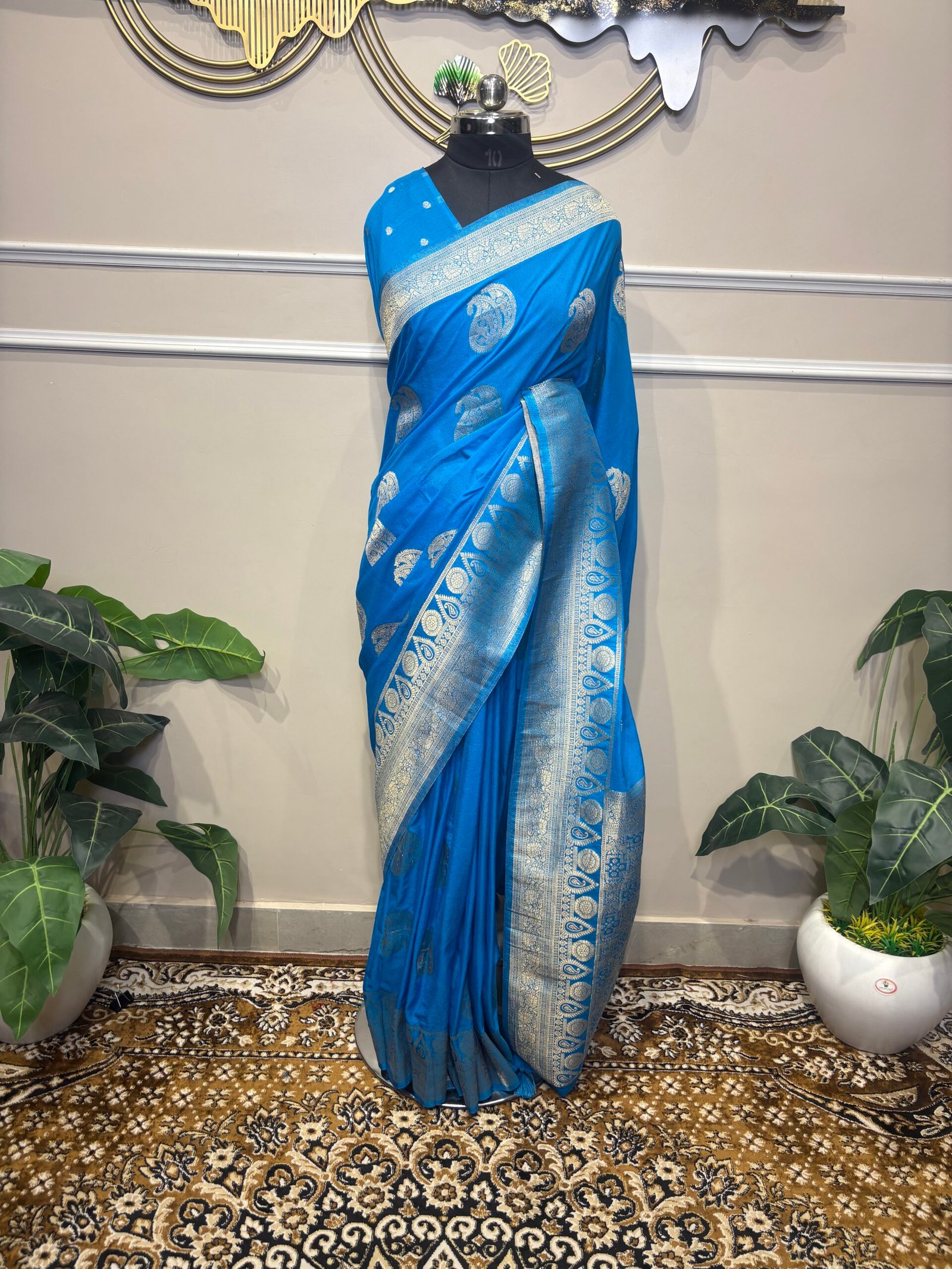 Royal Blue & Silver Zari Banarasi Saree - Image 5
