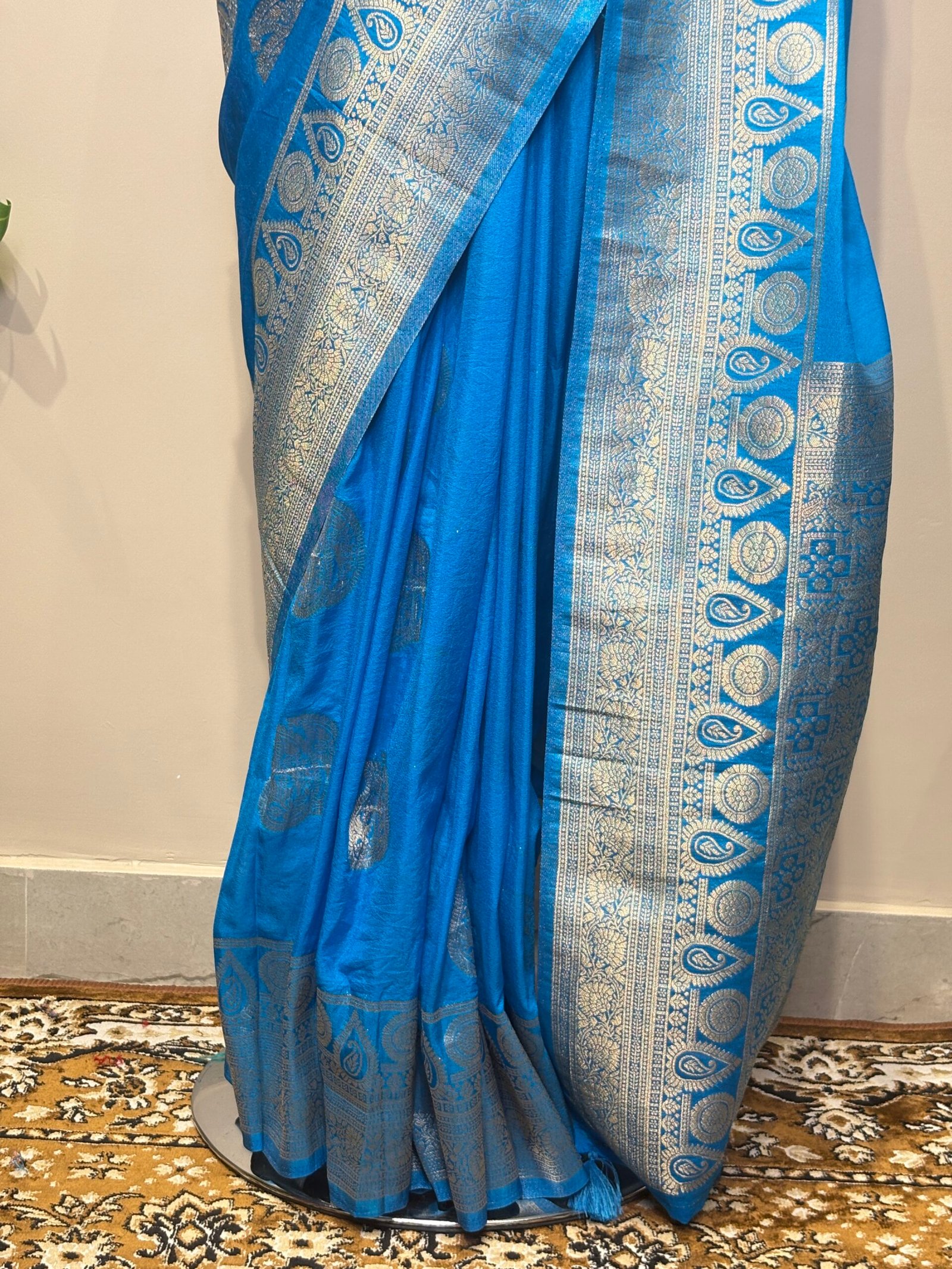 Royal Blue & Silver Zari Banarasi Saree - Image 4