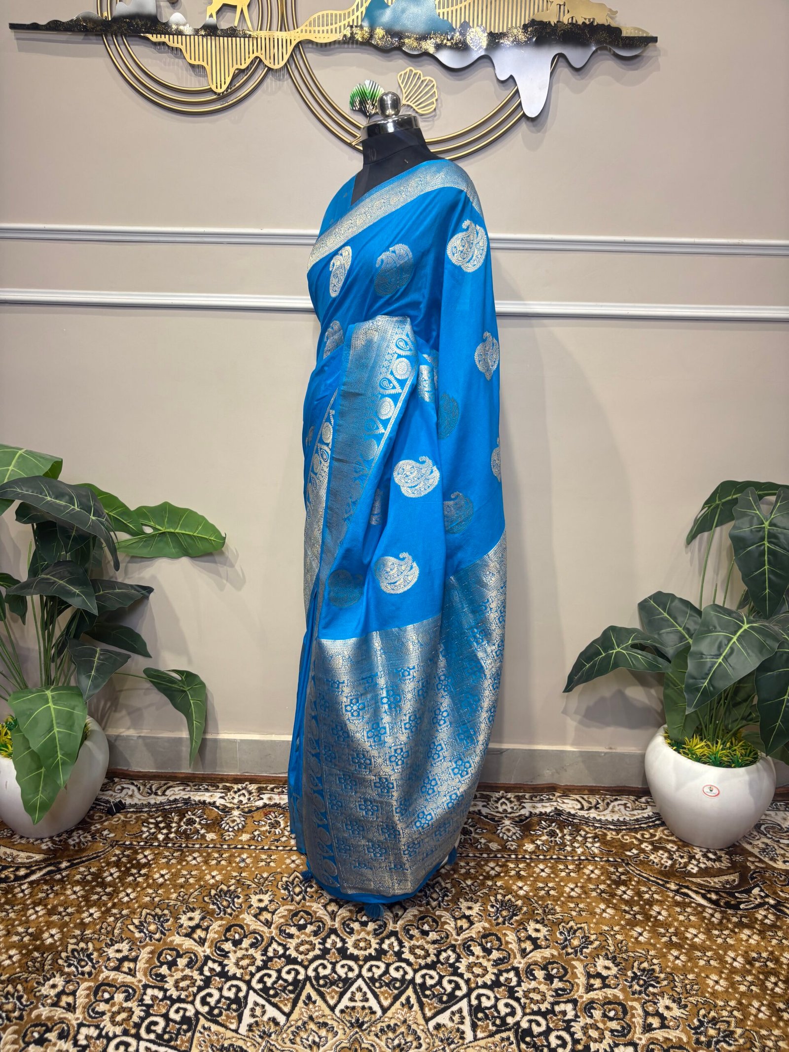 Royal Blue & Silver Zari Banarasi Saree - Image 2