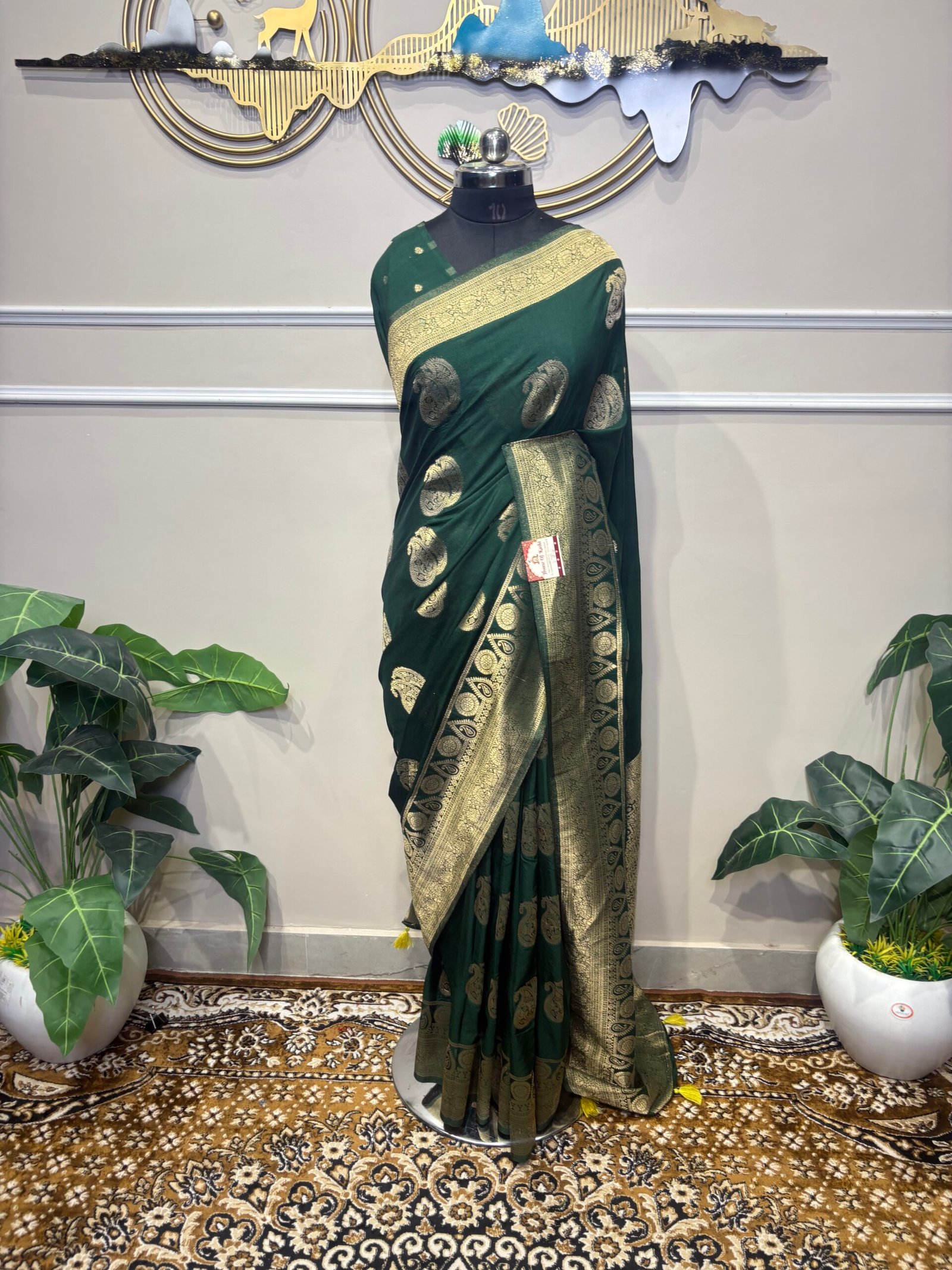 Green Banarasi Silk Saree with Zari Paisley Motifs - Image 7