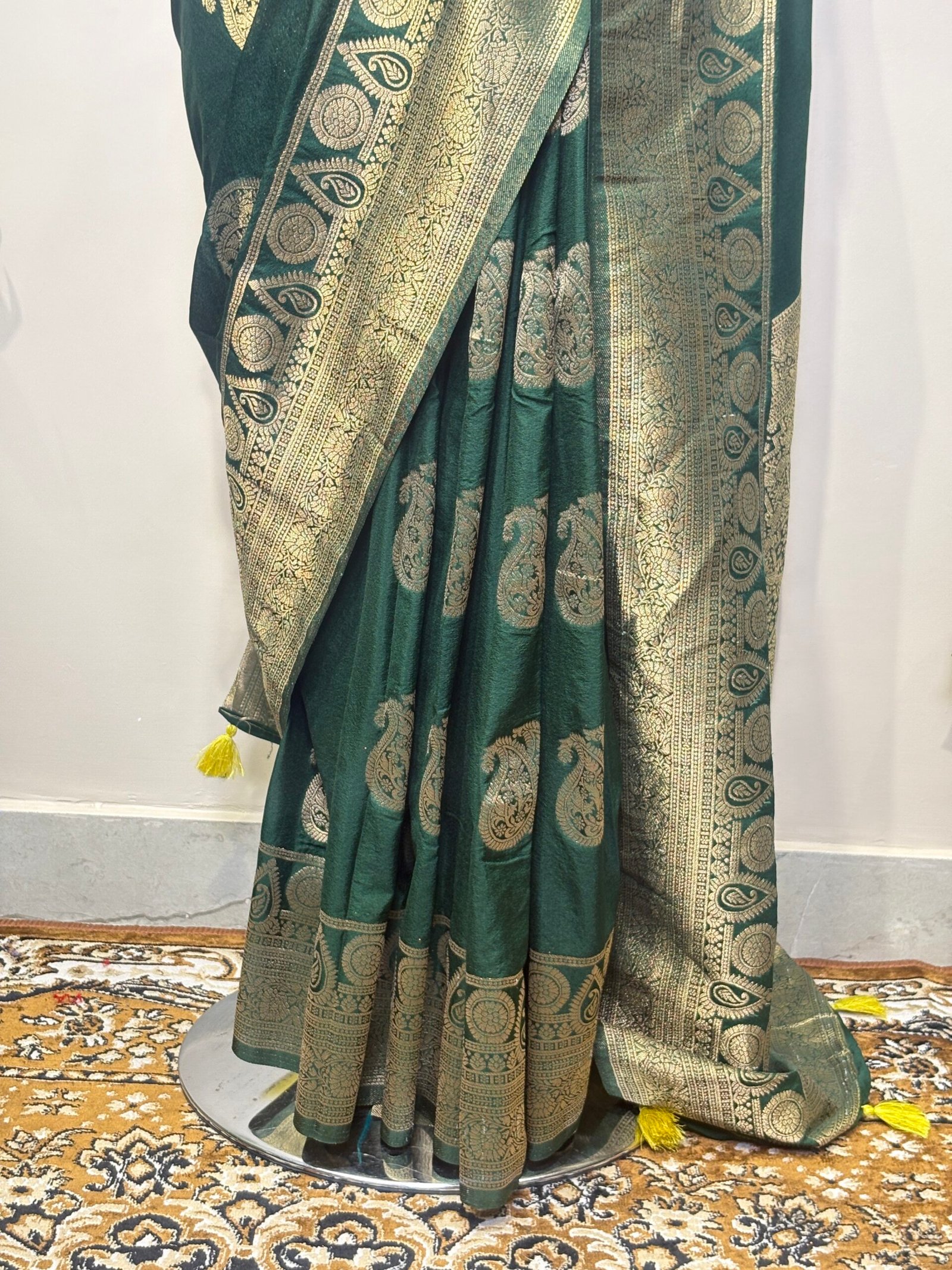 Green Banarasi Silk Saree with Zari Paisley Motifs - Image 5