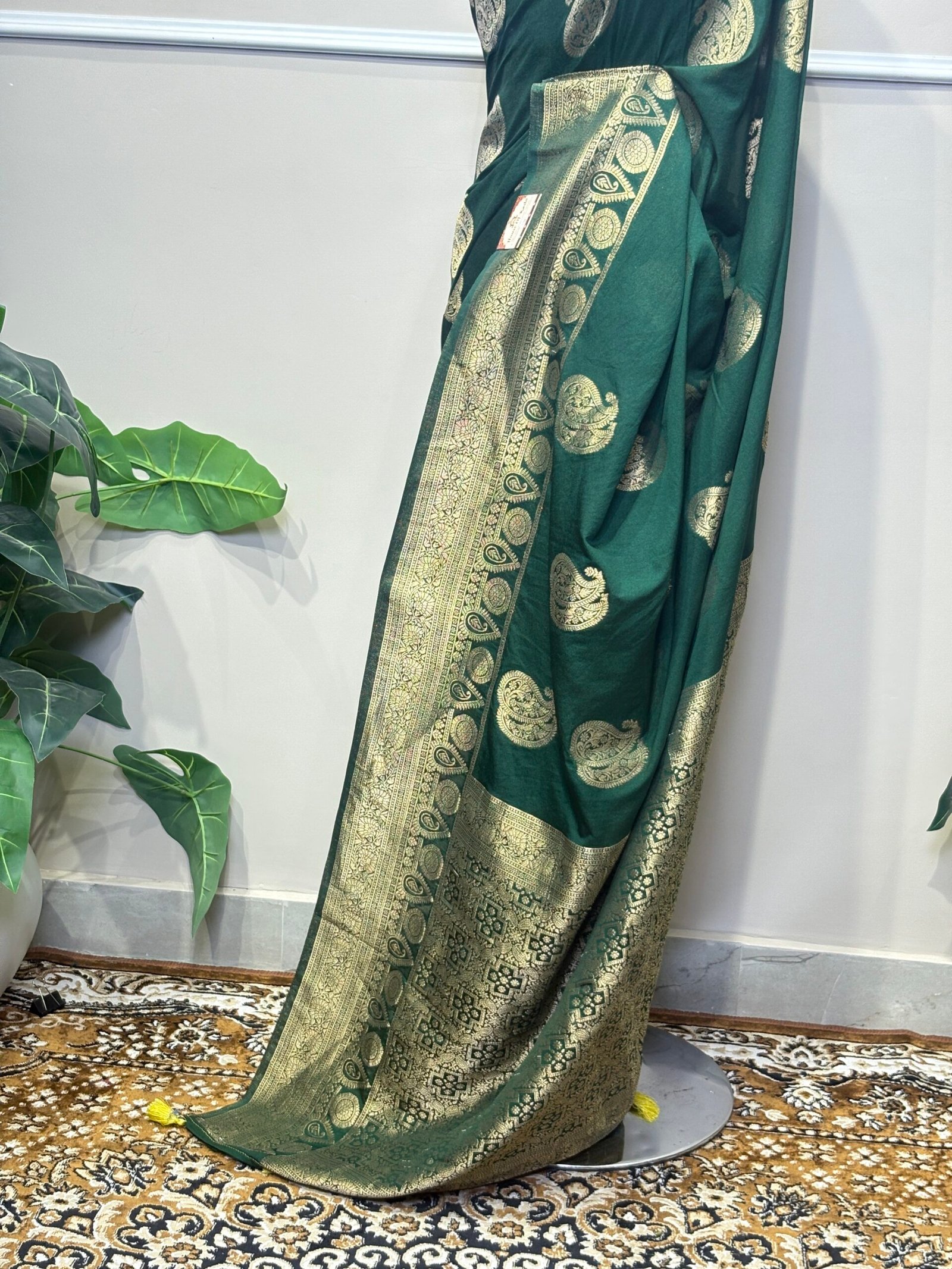 Green Banarasi Silk Saree with Zari Paisley Motifs - Image 6