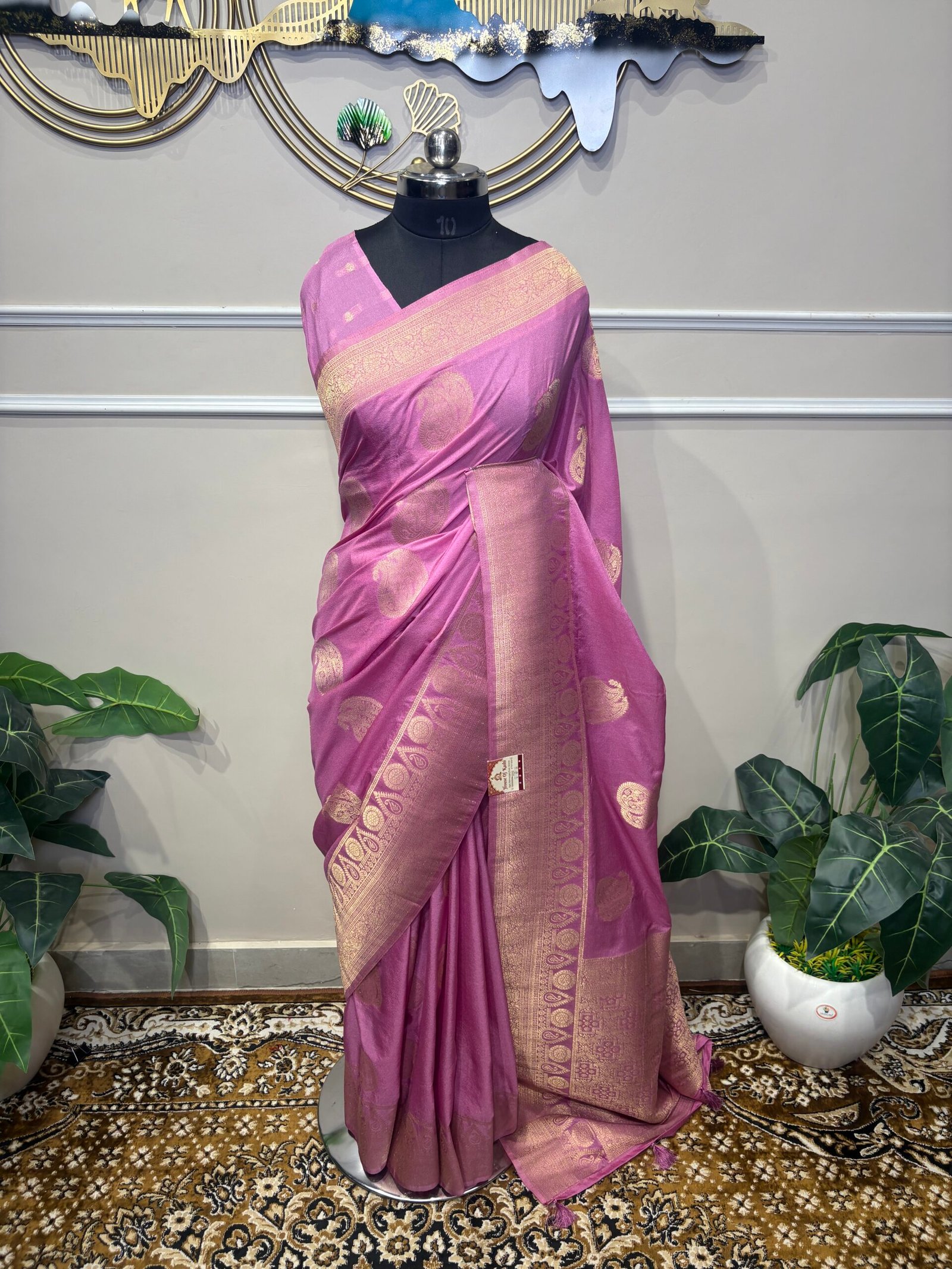 Rose Pink Banarasi Silk Saree with Golden Zari Paisley Motifs - Image 2