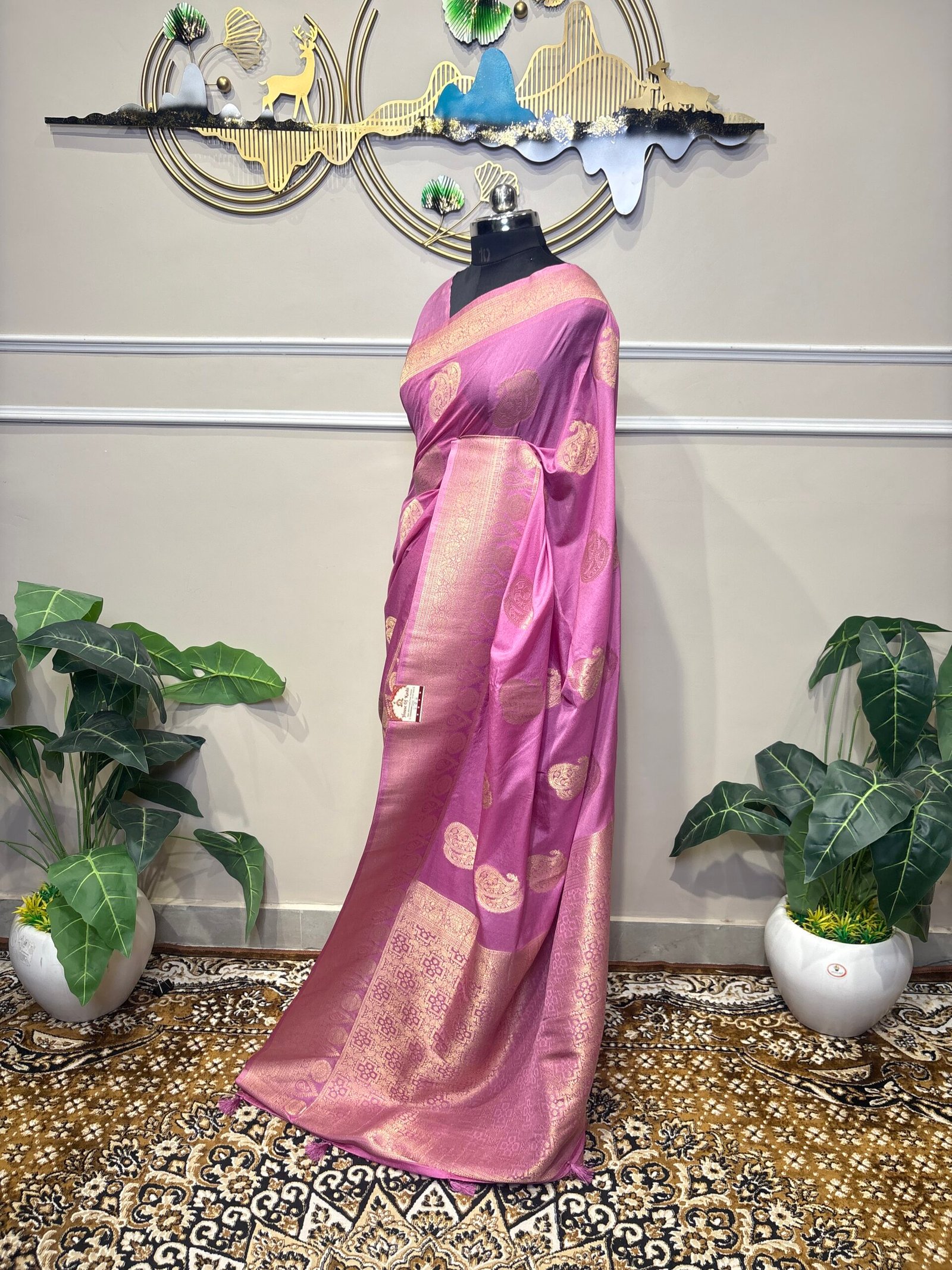 Rose Pink Banarasi Silk Saree with Golden Zari Paisley Motifs - Image 4