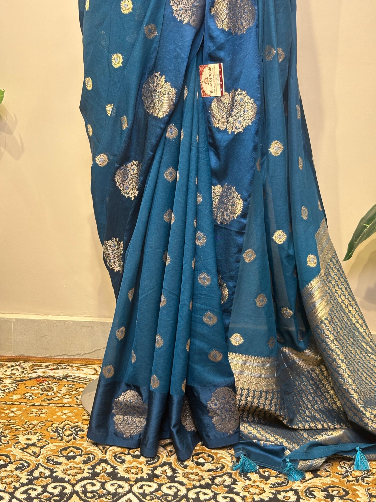 Royal Blue Banarasi Silk Saree with Golden Zari Buta Motifs - Image 6