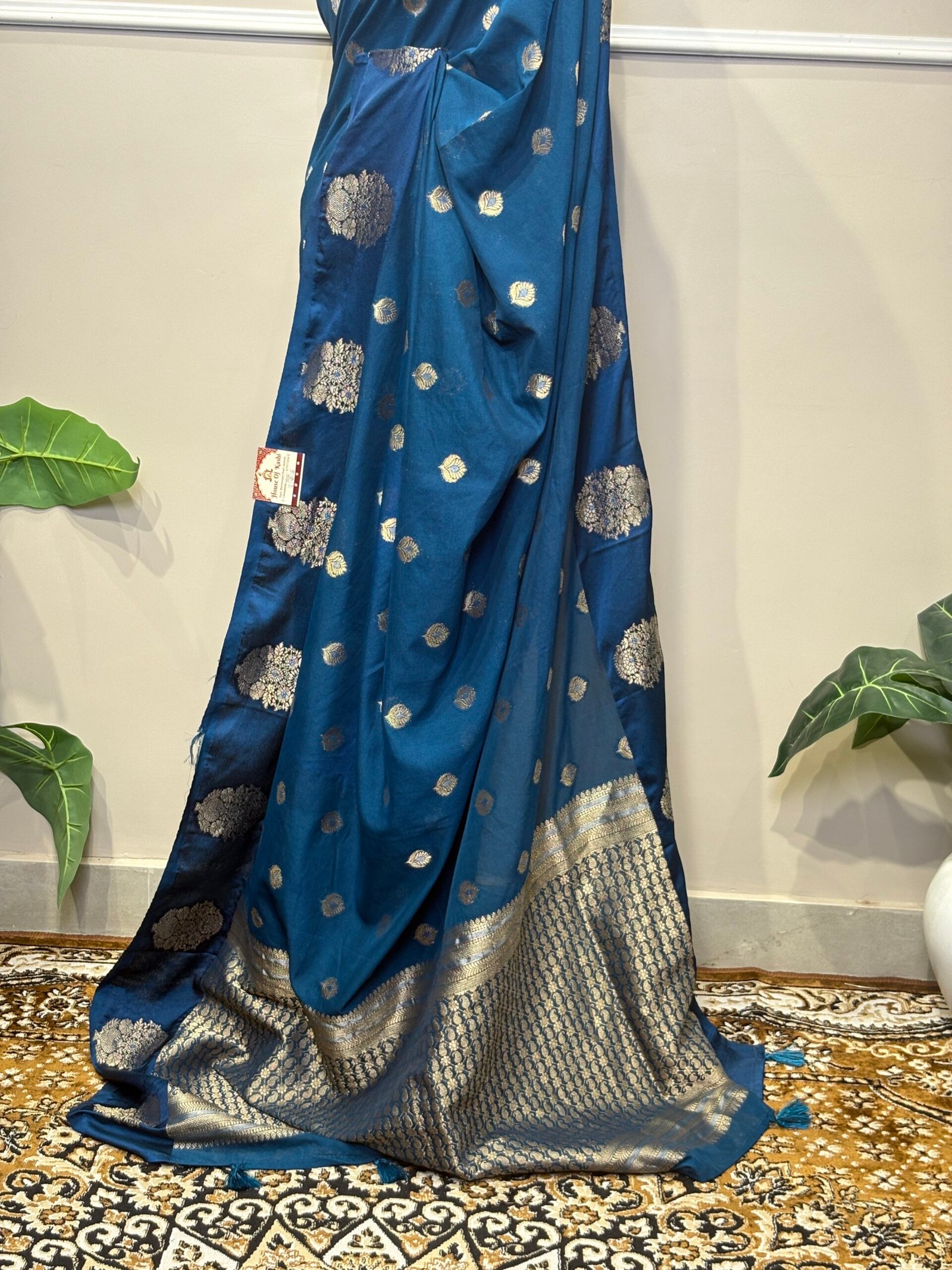 Royal Blue Banarasi Silk Saree with Golden Zari Buta Motifs - Image 3