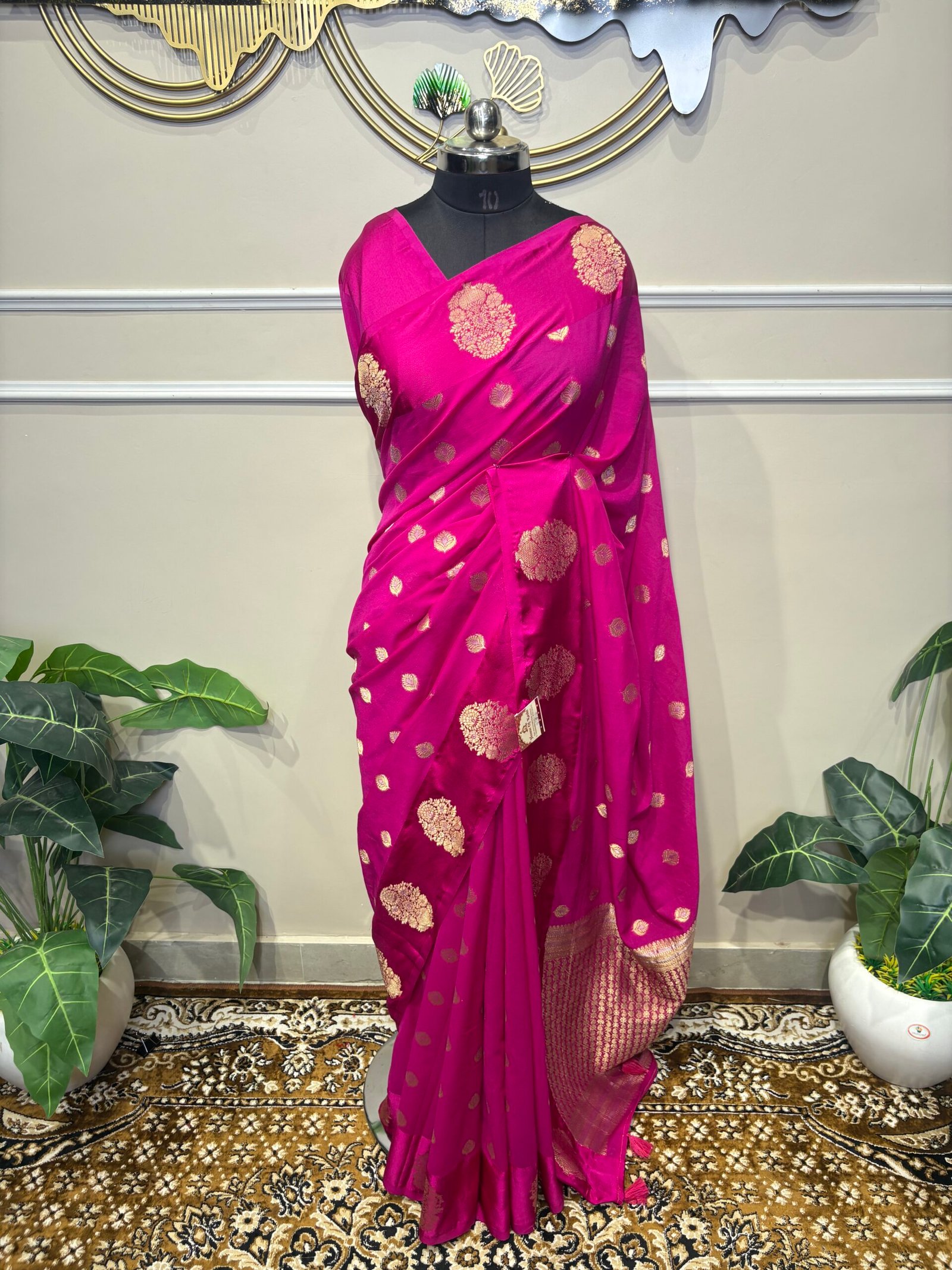 Rani Pink Banarasi Saree with Gold Buti Zari - Image 7