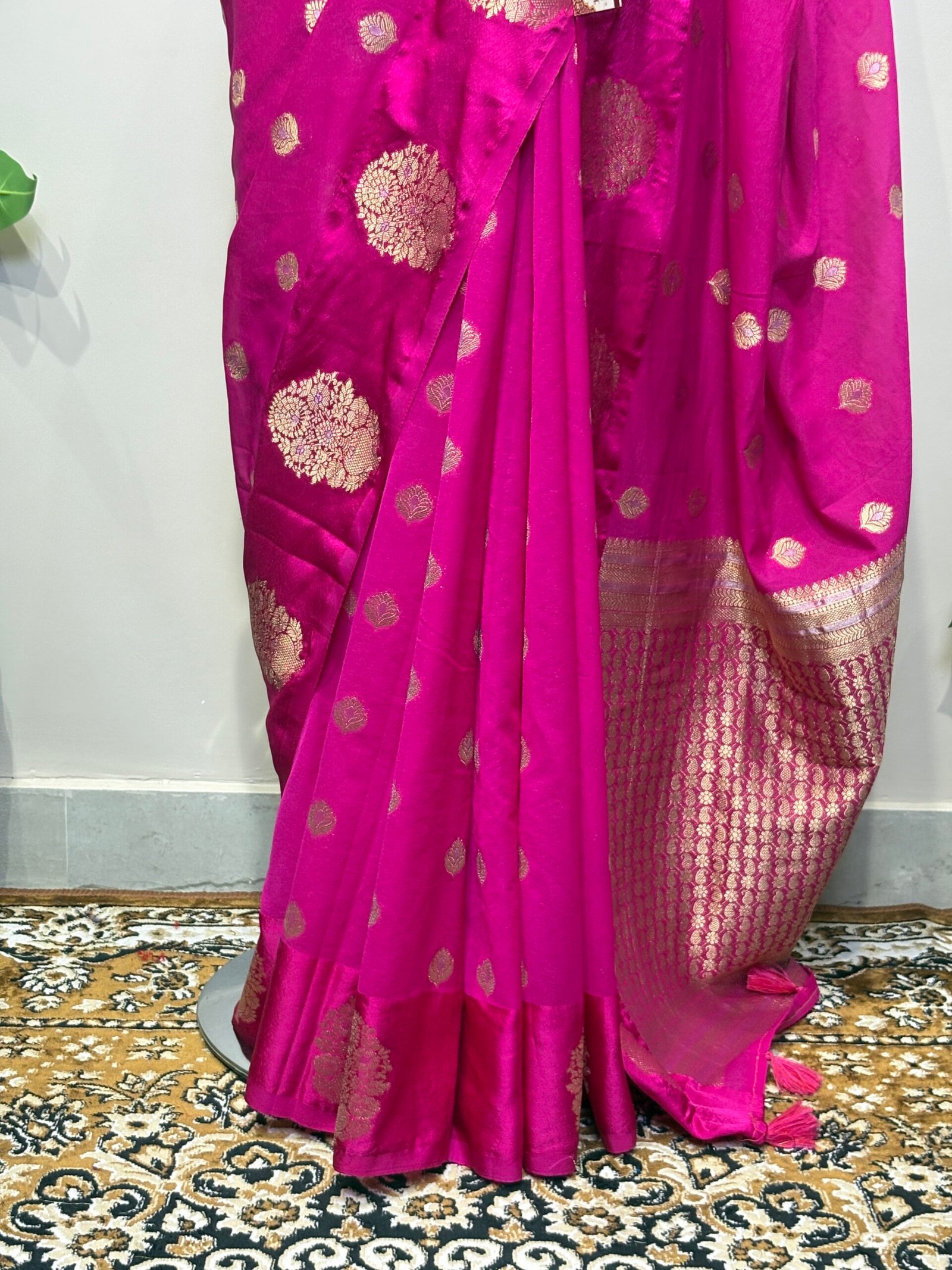 Rani Pink Banarasi Saree with Gold Buti Zari - Image 6