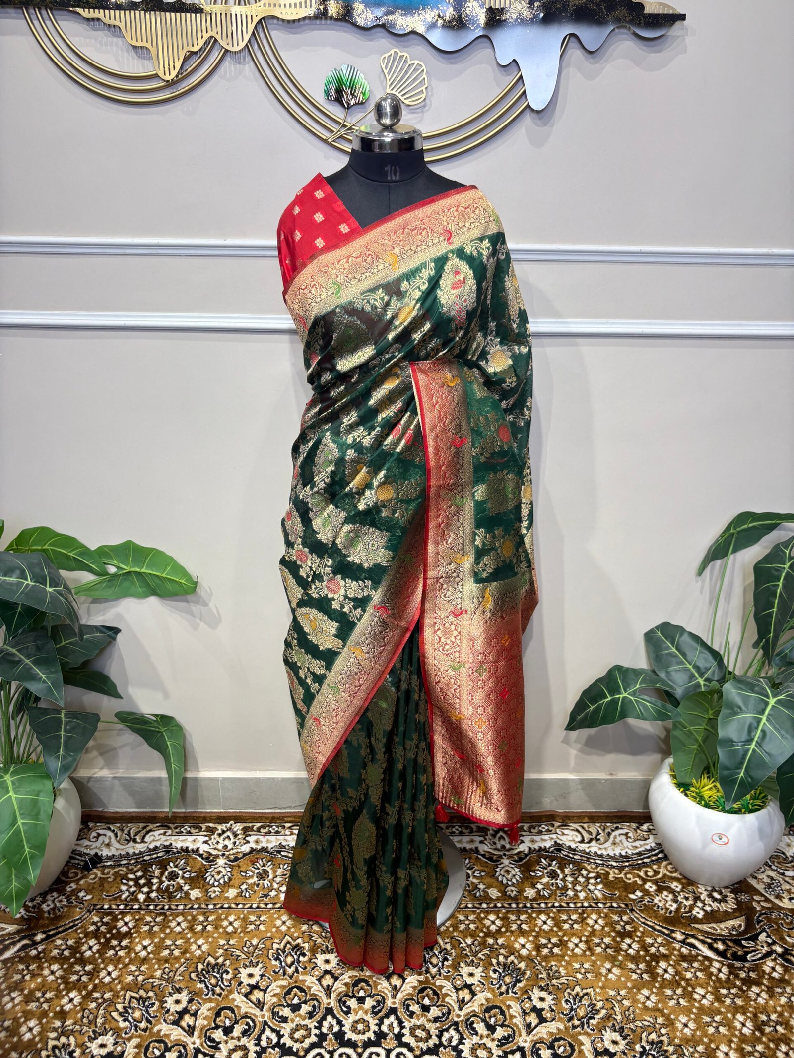 Royal Bottle Green & Crimson Red Banarasi Silk Saree with Meenakari Shikargah Jaal & Zari Border - Image 3
