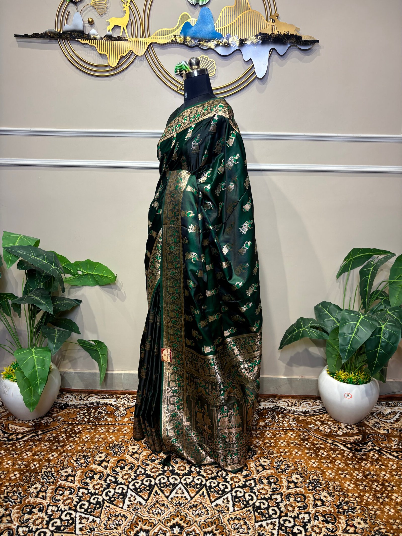 Dark Emerald Green Designer Saree - Image 4