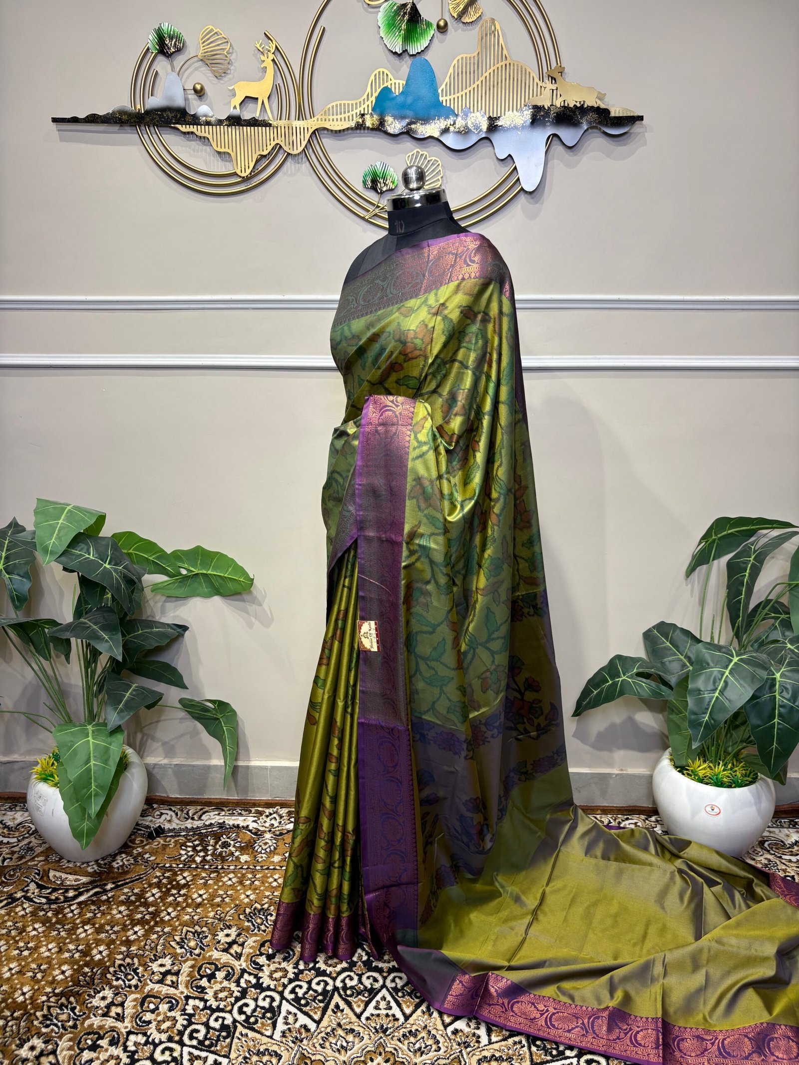 Dual-Tone Olive Green & Plum Silk Saree with Floral Jaal & Copper Zari Brocade Border - Image 4