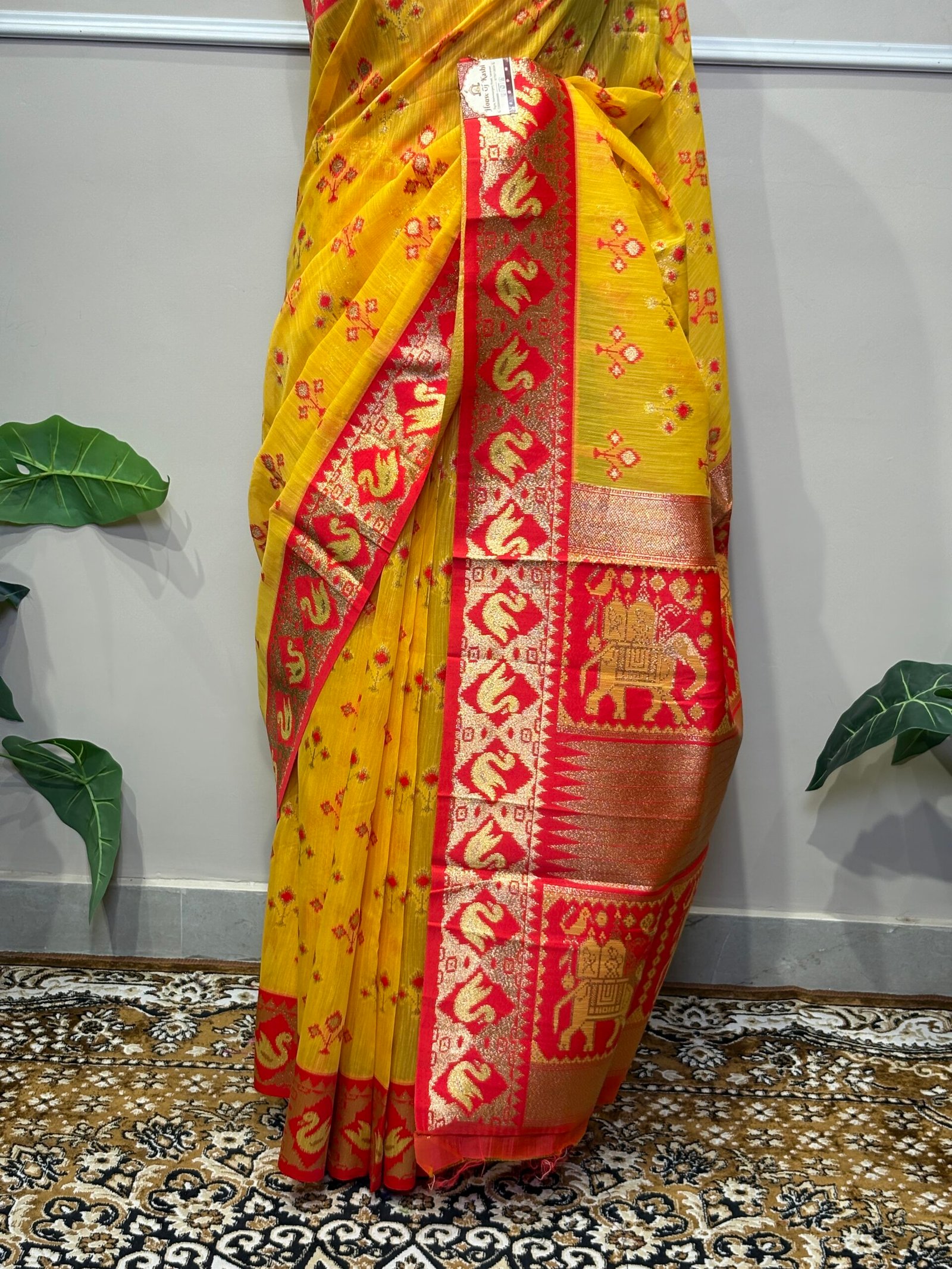 Haldi Yellow & Crimson Red Banarasi Silk Saree with Hamsa Motif Zari Border - Image 4
