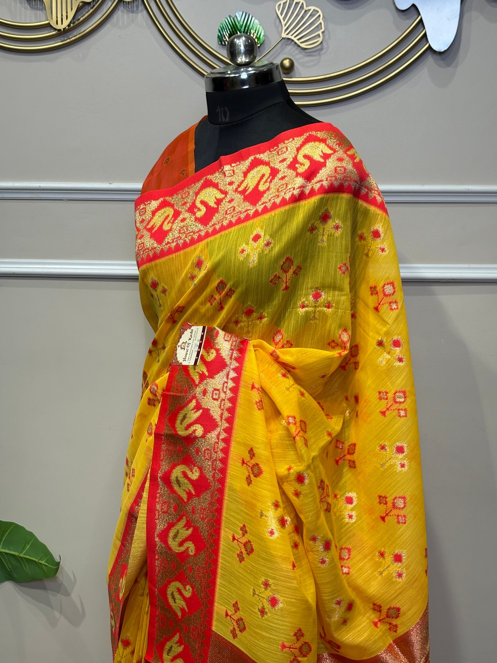 Haldi Yellow & Crimson Red Banarasi Silk Saree with Hamsa Motif Zari Border - Image 5