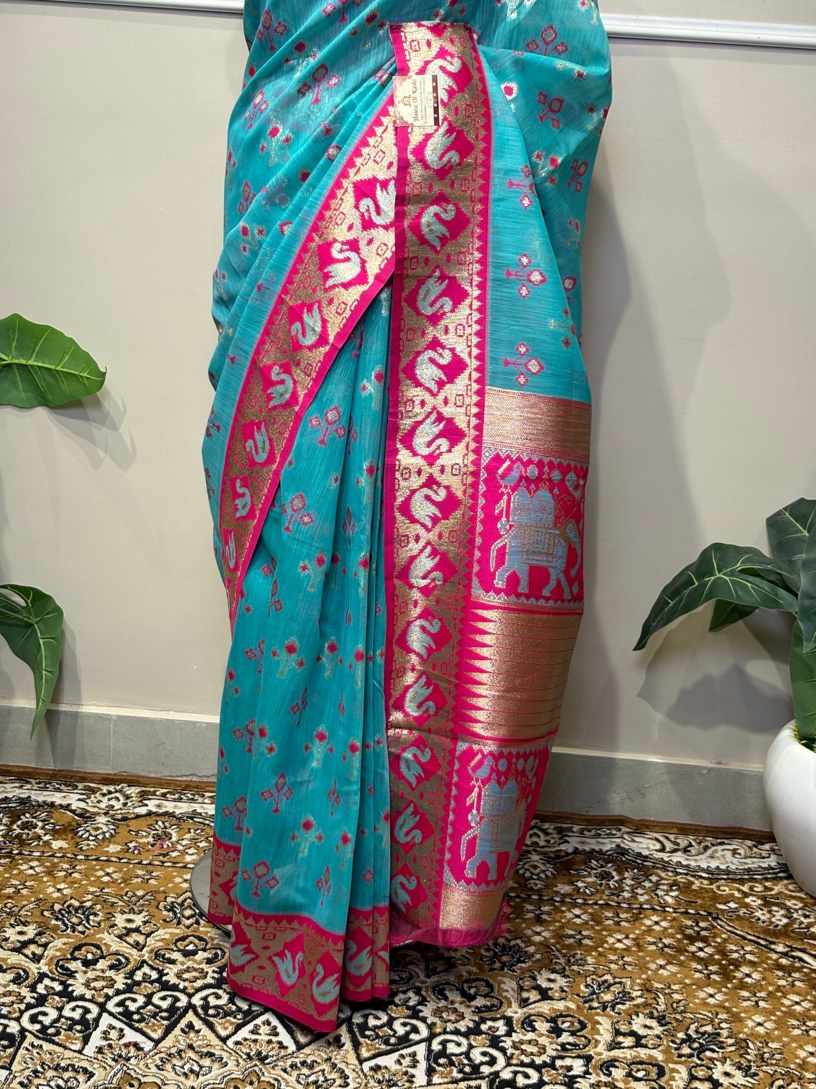 Turquoise Blue & Rani Pink Banarasi Silk Saree with Hamsa & Elephant Motif Zari Border - Image 6