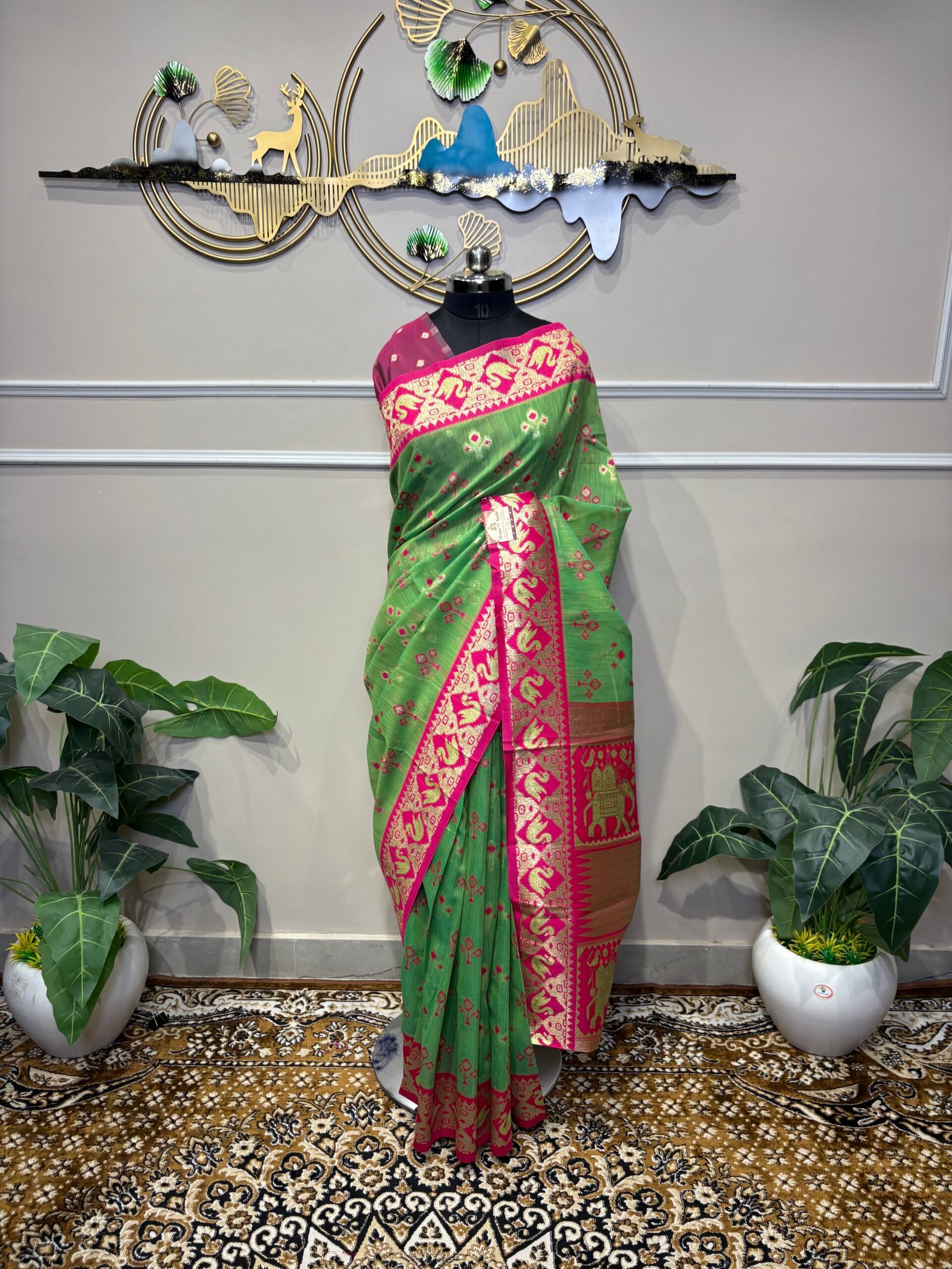 Parrot Green & Rani Pink Banarasi Silk Saree with Hamsa & Elephant Motif Zari Border - Image 2