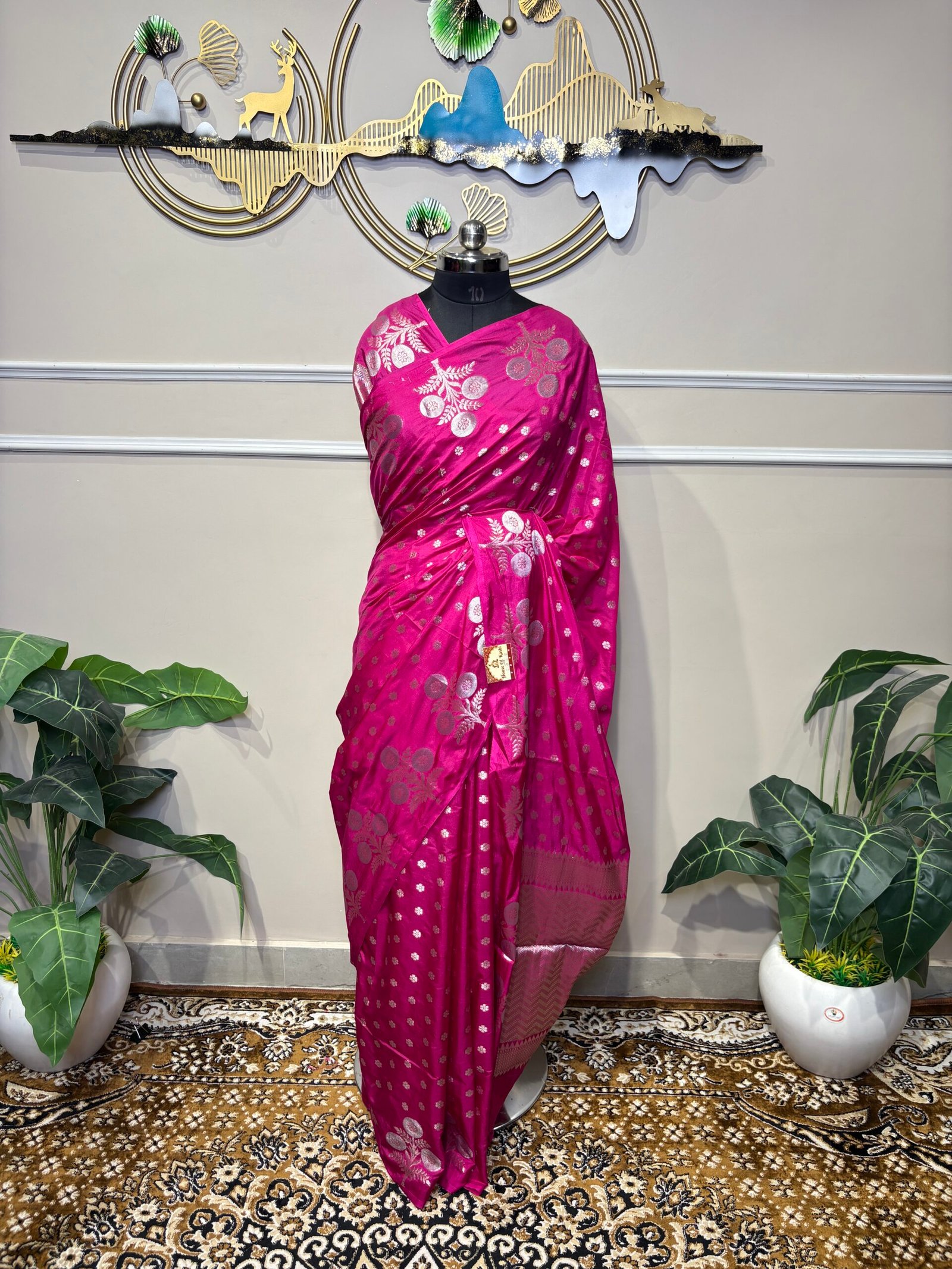 Rani Pink Banarasi Soft Silk Saree with Silver Zari Mughal Floral Motifs - Image 6