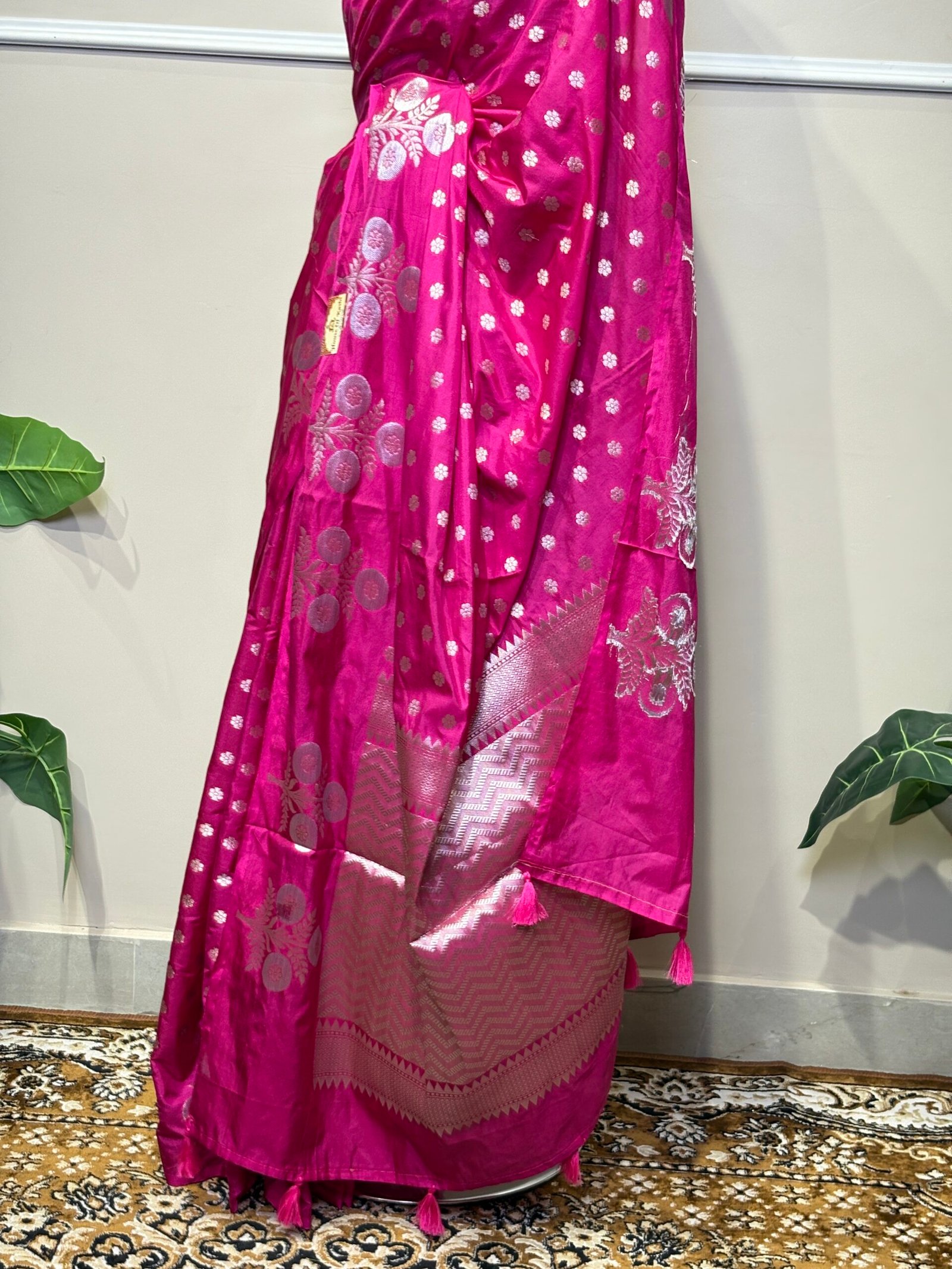Rani Pink Banarasi Soft Silk Saree with Silver Zari Mughal Floral Motifs - Image 3