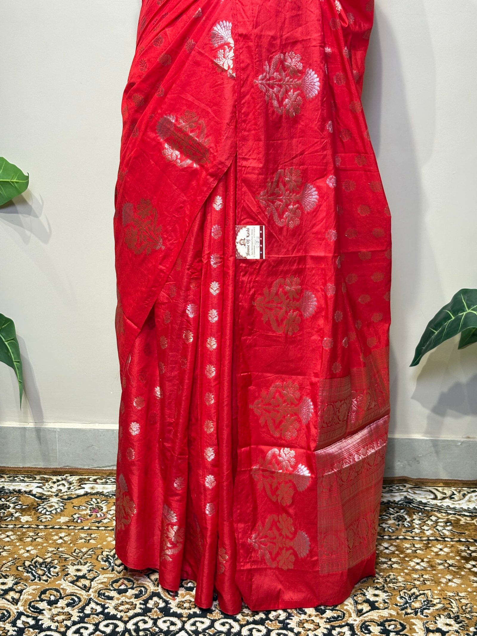 Pink Banarasi Soft Silk Saree with Metallic Zari Mughal Motifs - Image 4