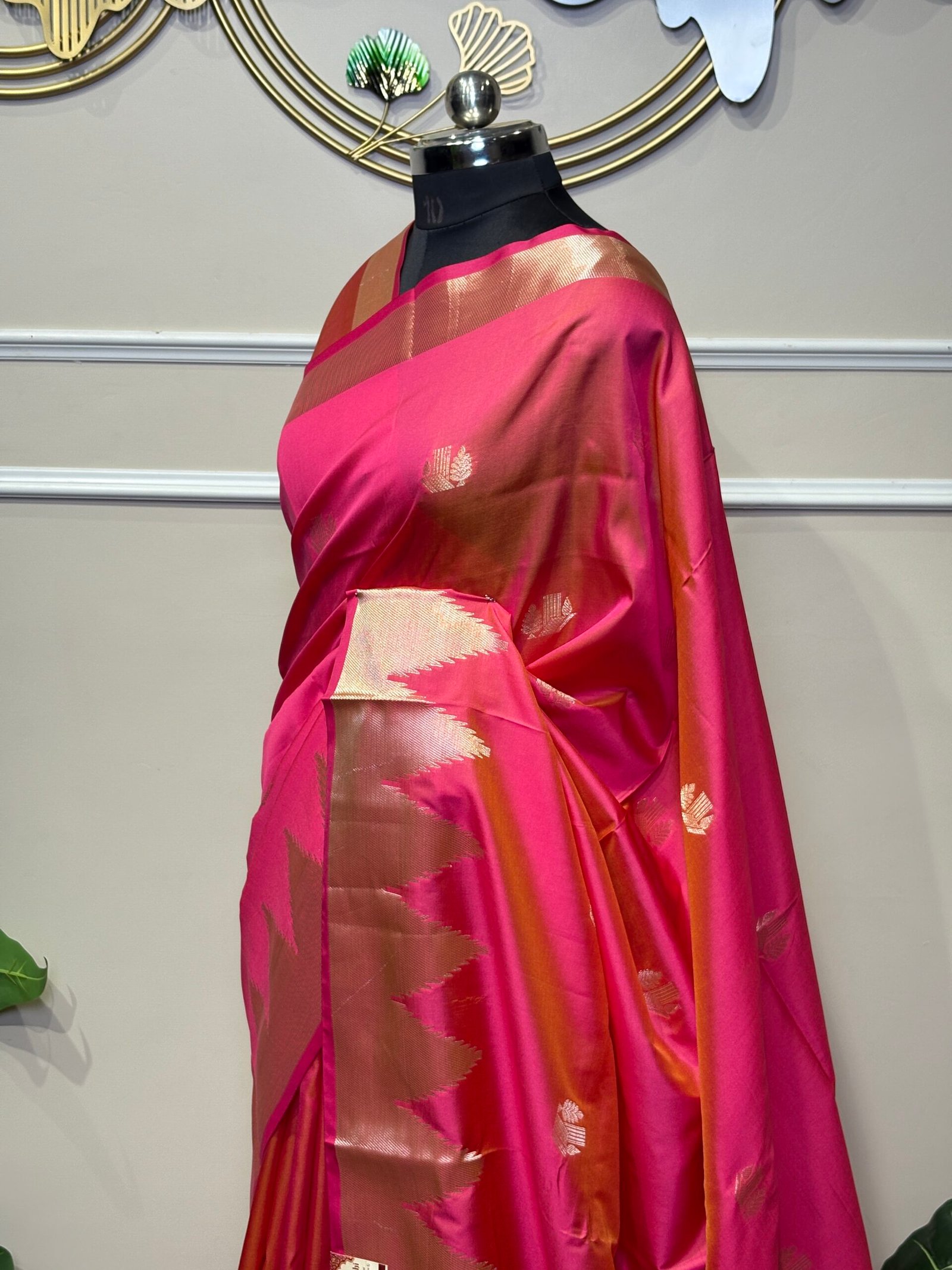Dual-Tone Rani Pink & Peach Soft Silk Saree with Temple Korvai Zari Border - Image 2