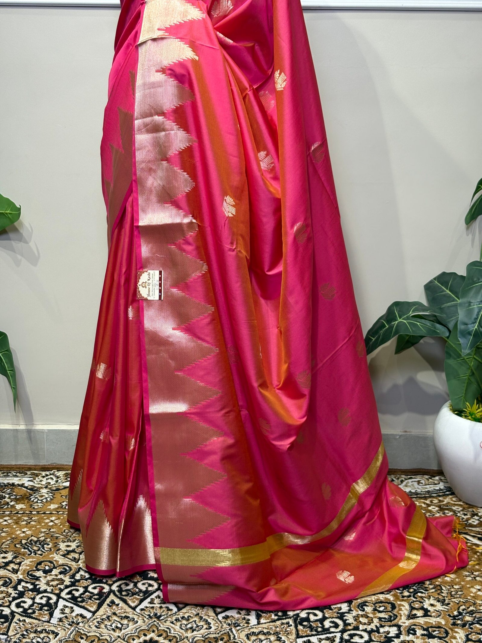 Dual-Tone Rani Pink & Peach Soft Silk Saree with Temple Korvai Zari Border - Image 6