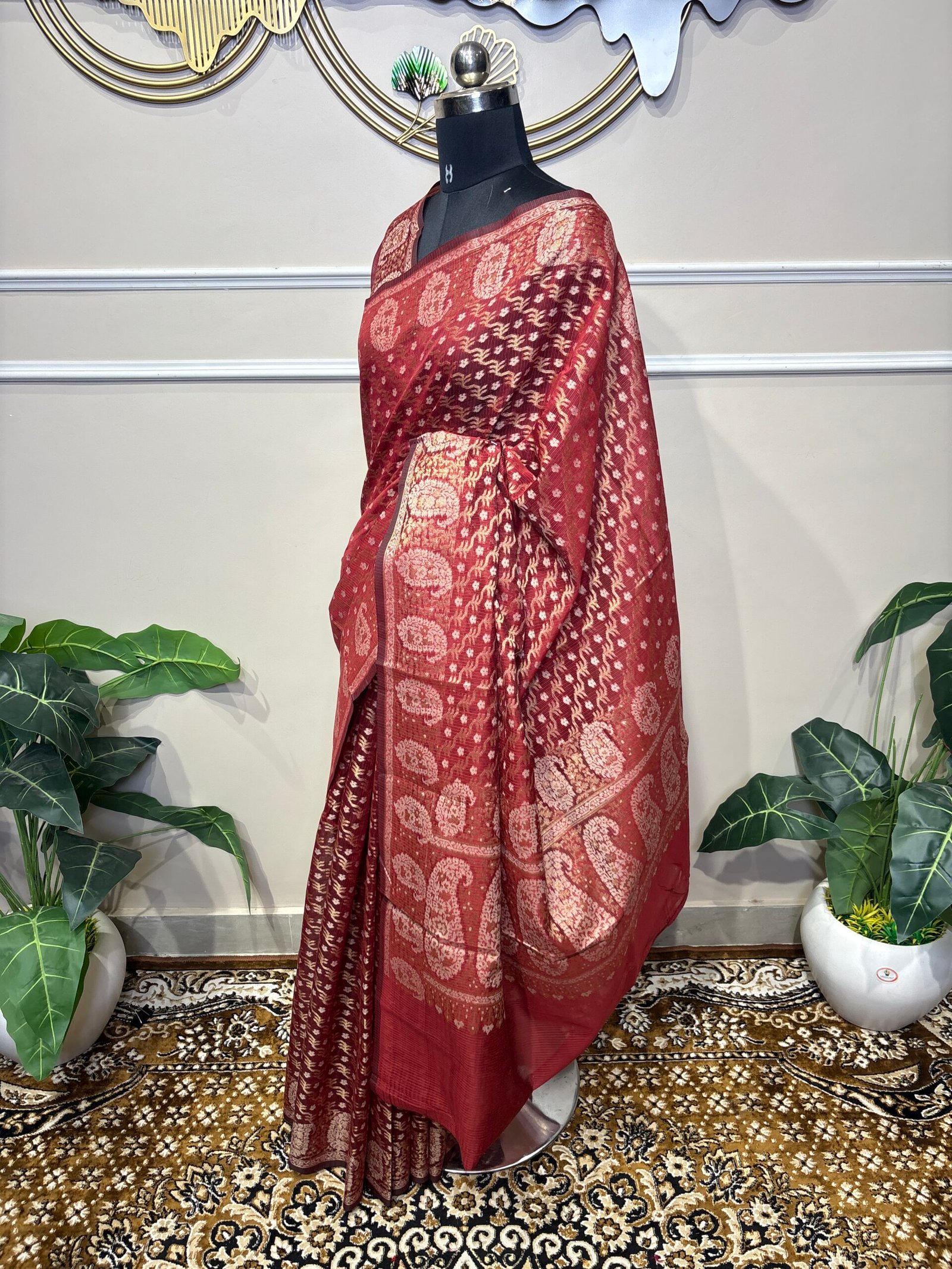 Deep maroon Banarasi saree - Image 4